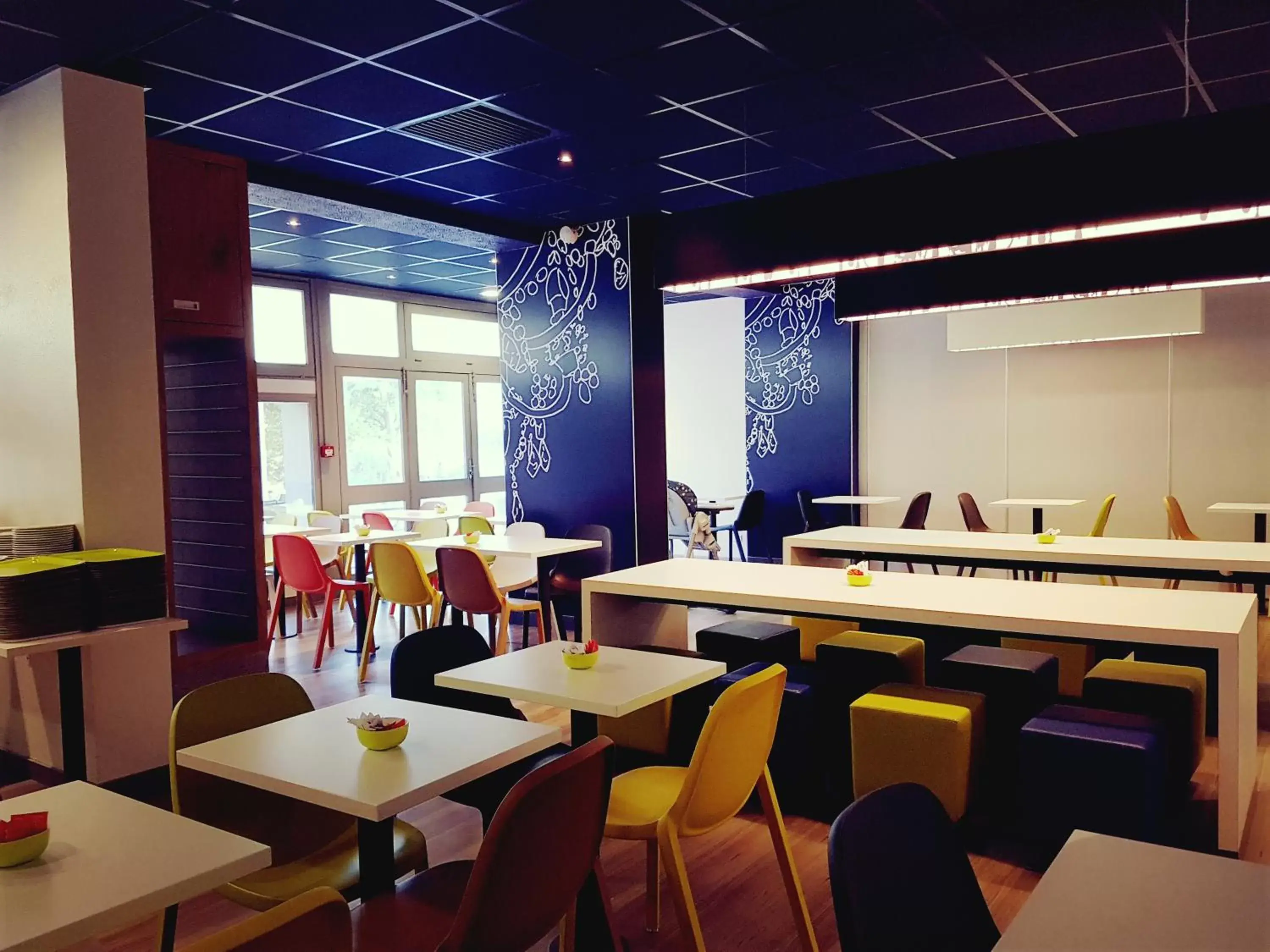 Dining area, Restaurant/Places to Eat in ibis Budget Arles Palais Des Congres