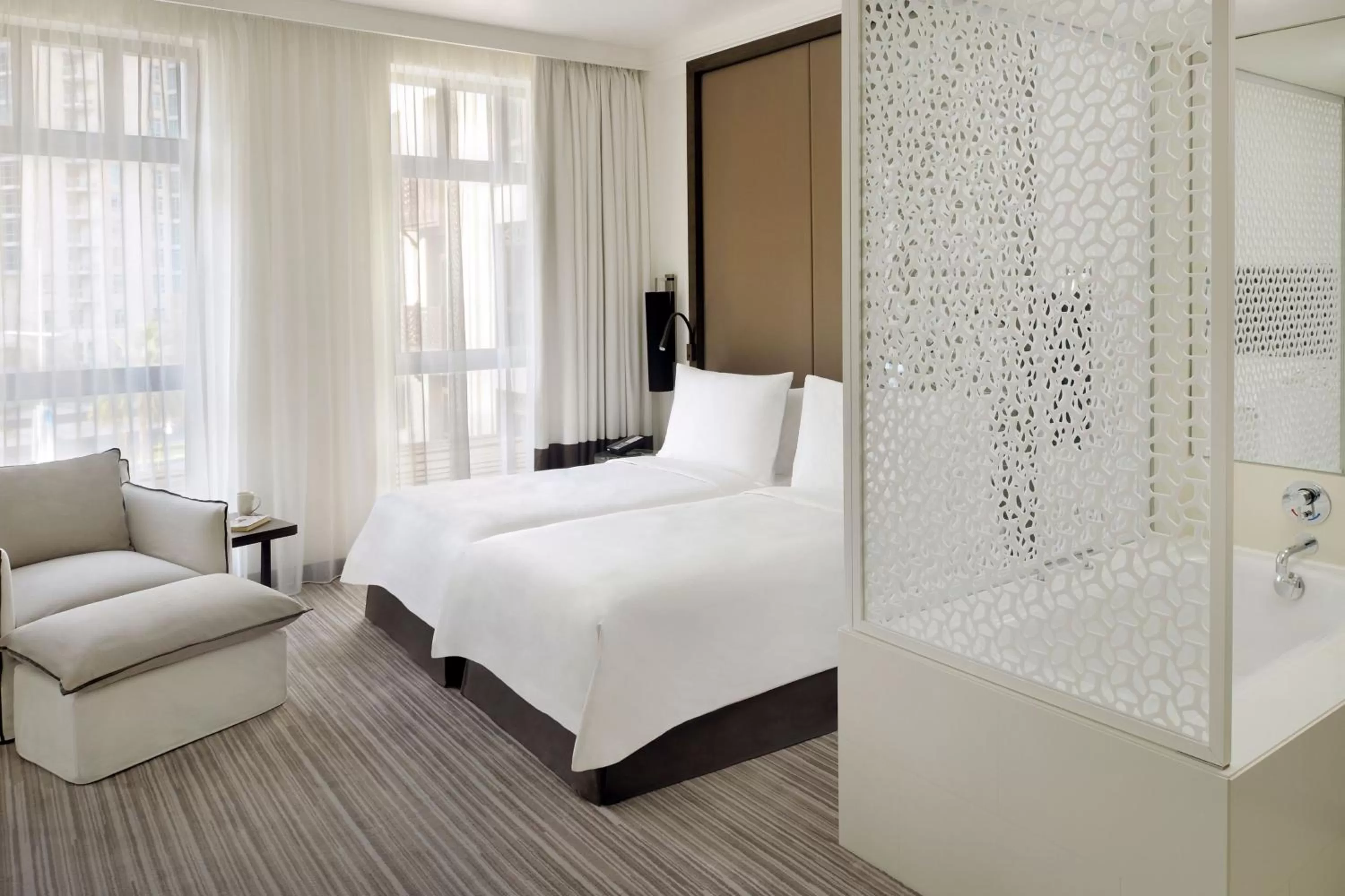 Swimming pool, Bed in Vida Downtown