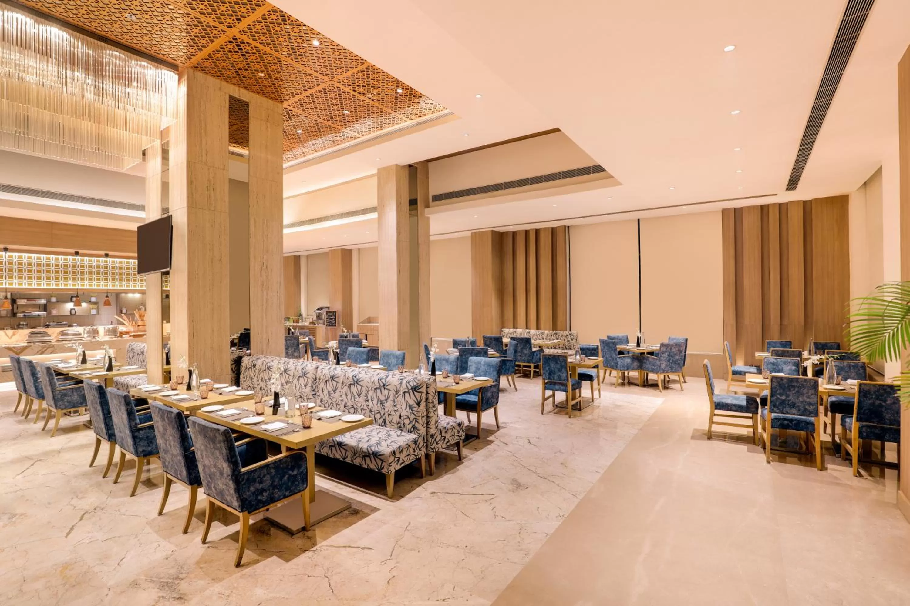 Restaurant/places to eat in Sandal Suites by Lemon Tree Hotels