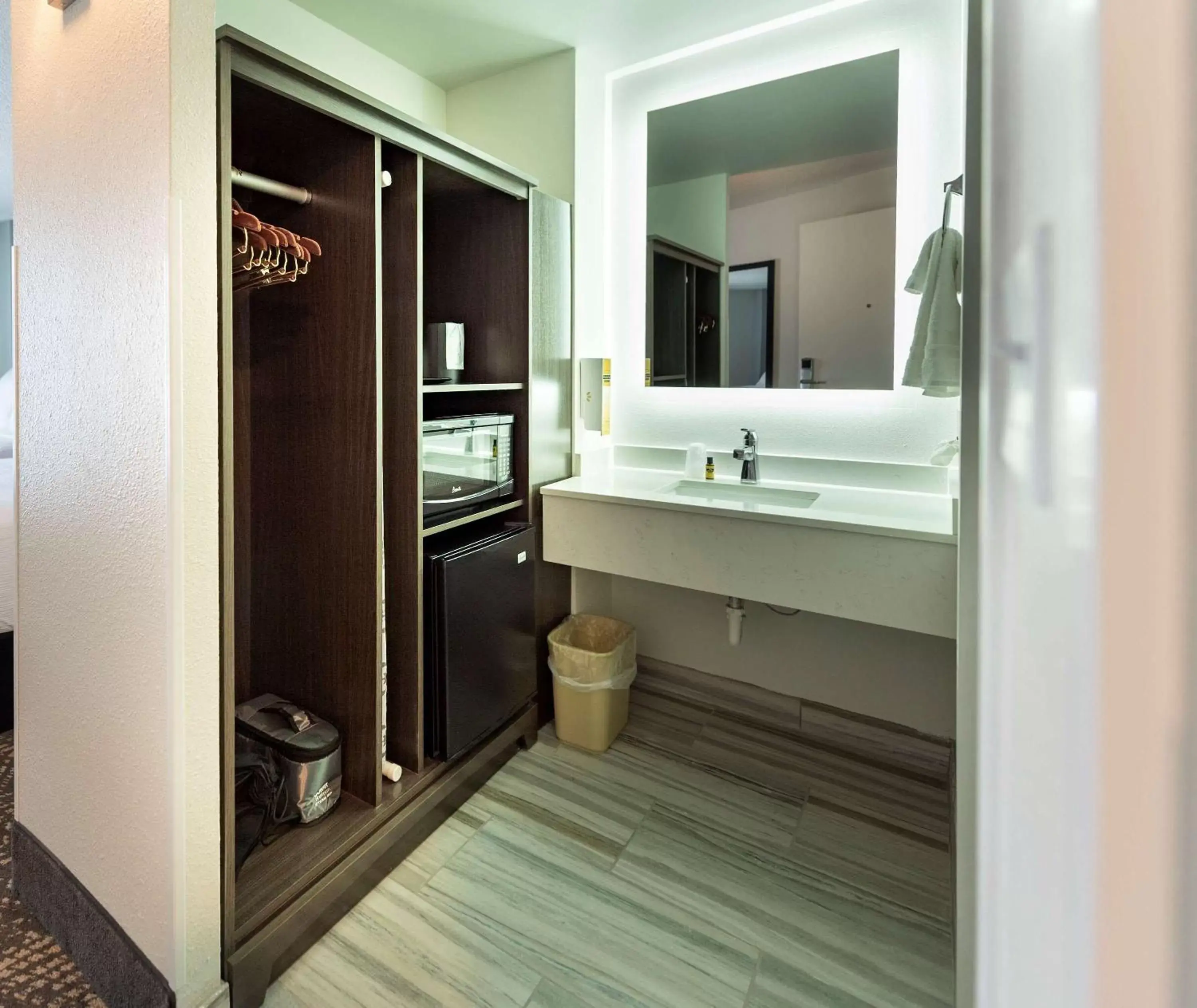 Bedroom, Bathroom in Best Western Plus Wausau Tower Inn