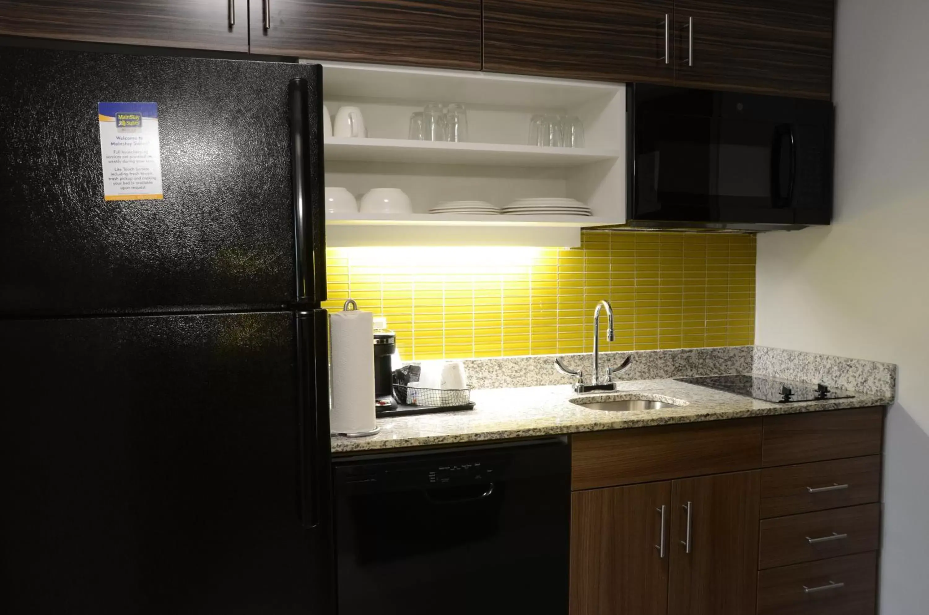 Kitchen or kitchenette, Kitchen/Kitchenette in MainStay Suites