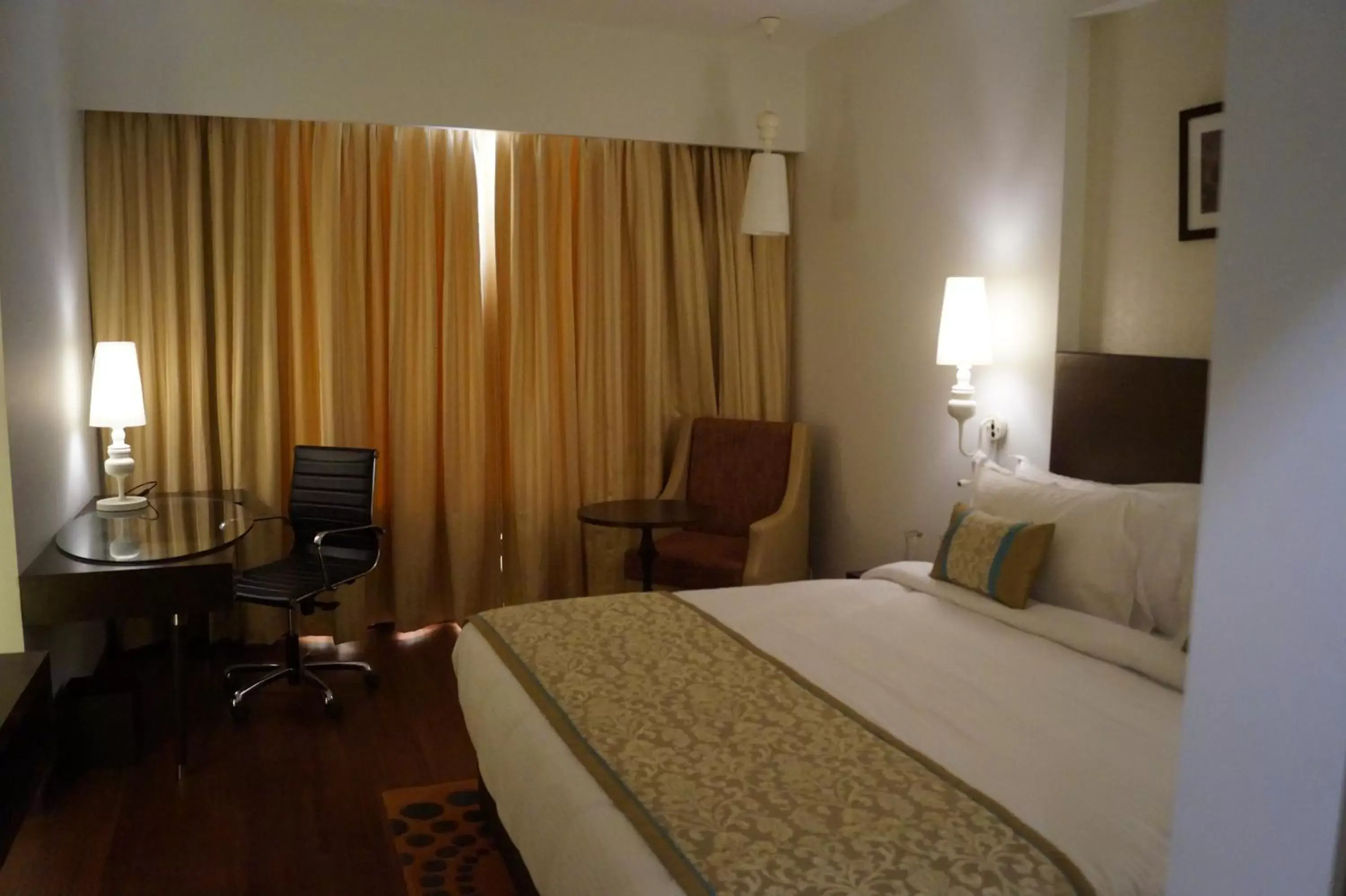Bedroom, Bed in Country Inn & Suites by Radisson Kota