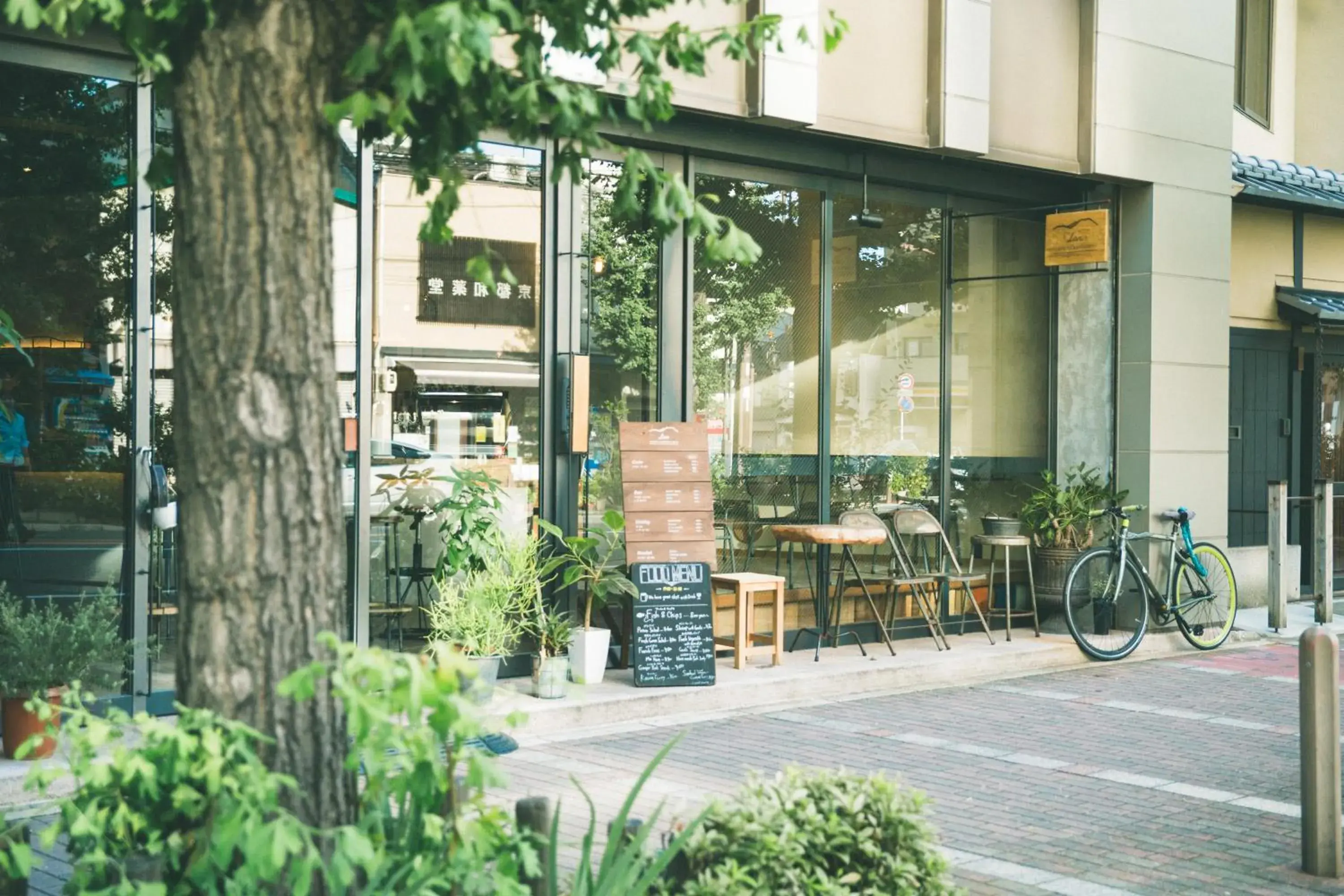 Facade/entrance in Len Kyoto Kawaramachi Hostel Cafe & Bar