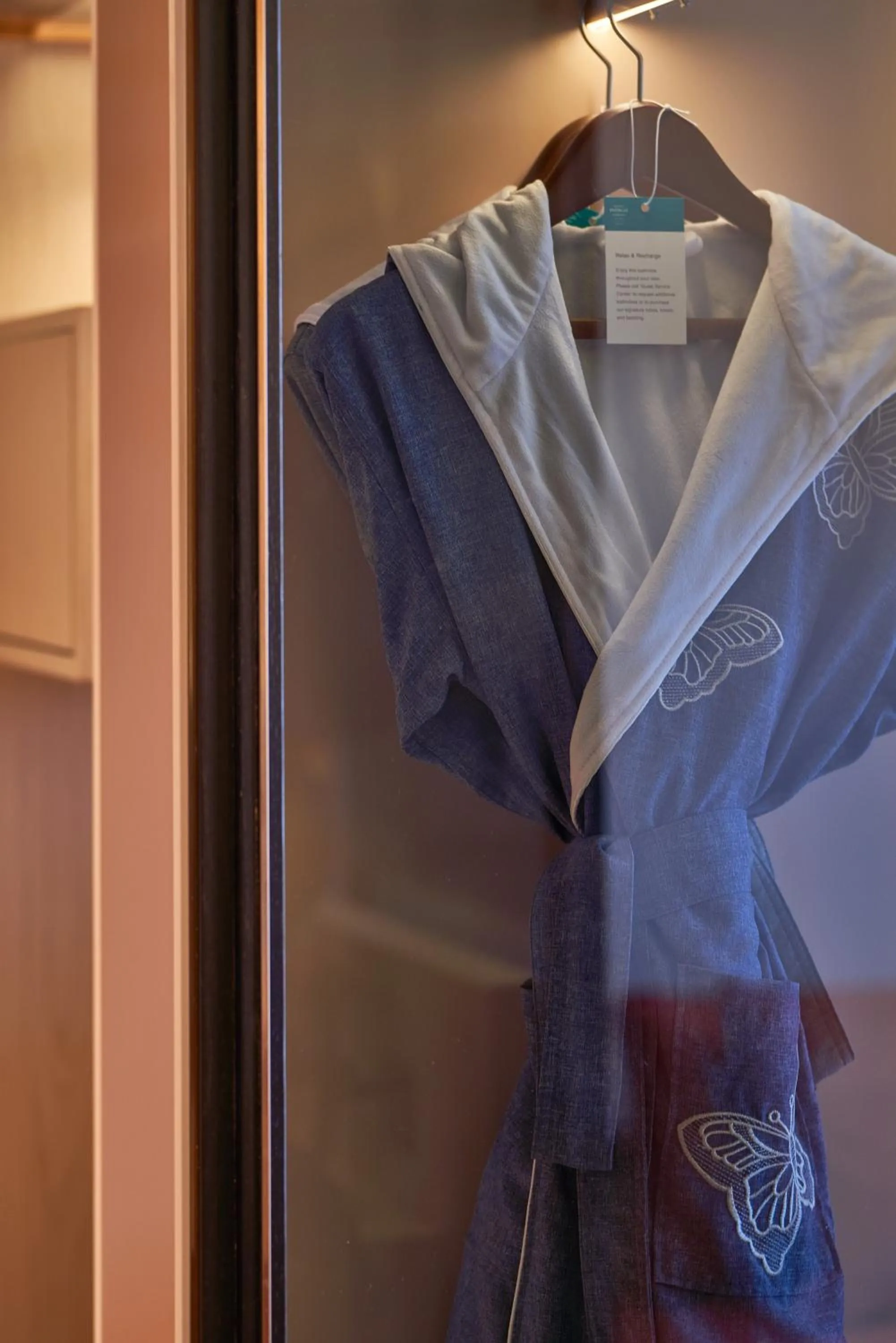 wardrobe in Hotel Indigo Hangzhou Uptown