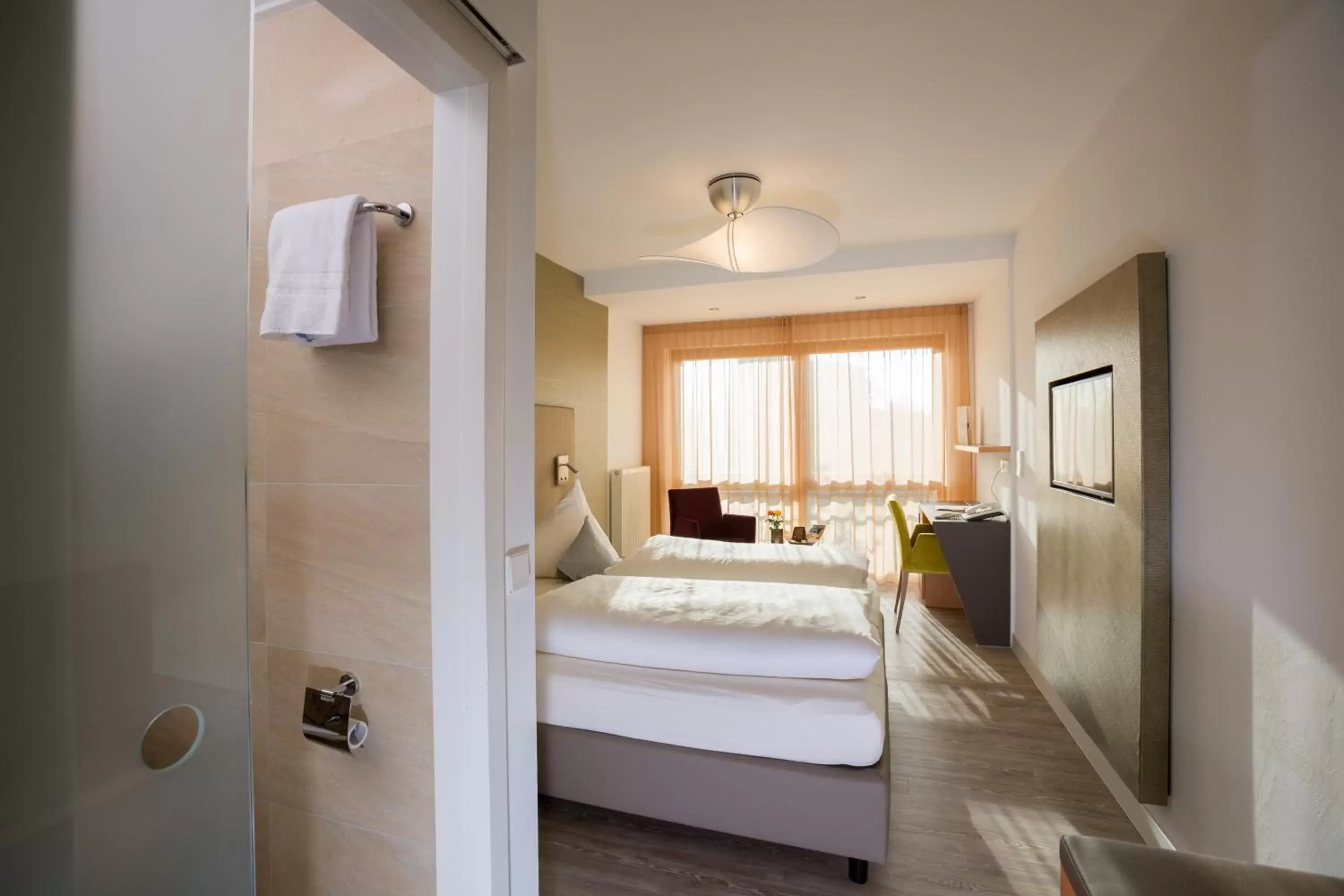 Budget Double Room - single occupancy in Hotel Knoblauch Budget Double Room - single occupancy in Hotel Knoblauch