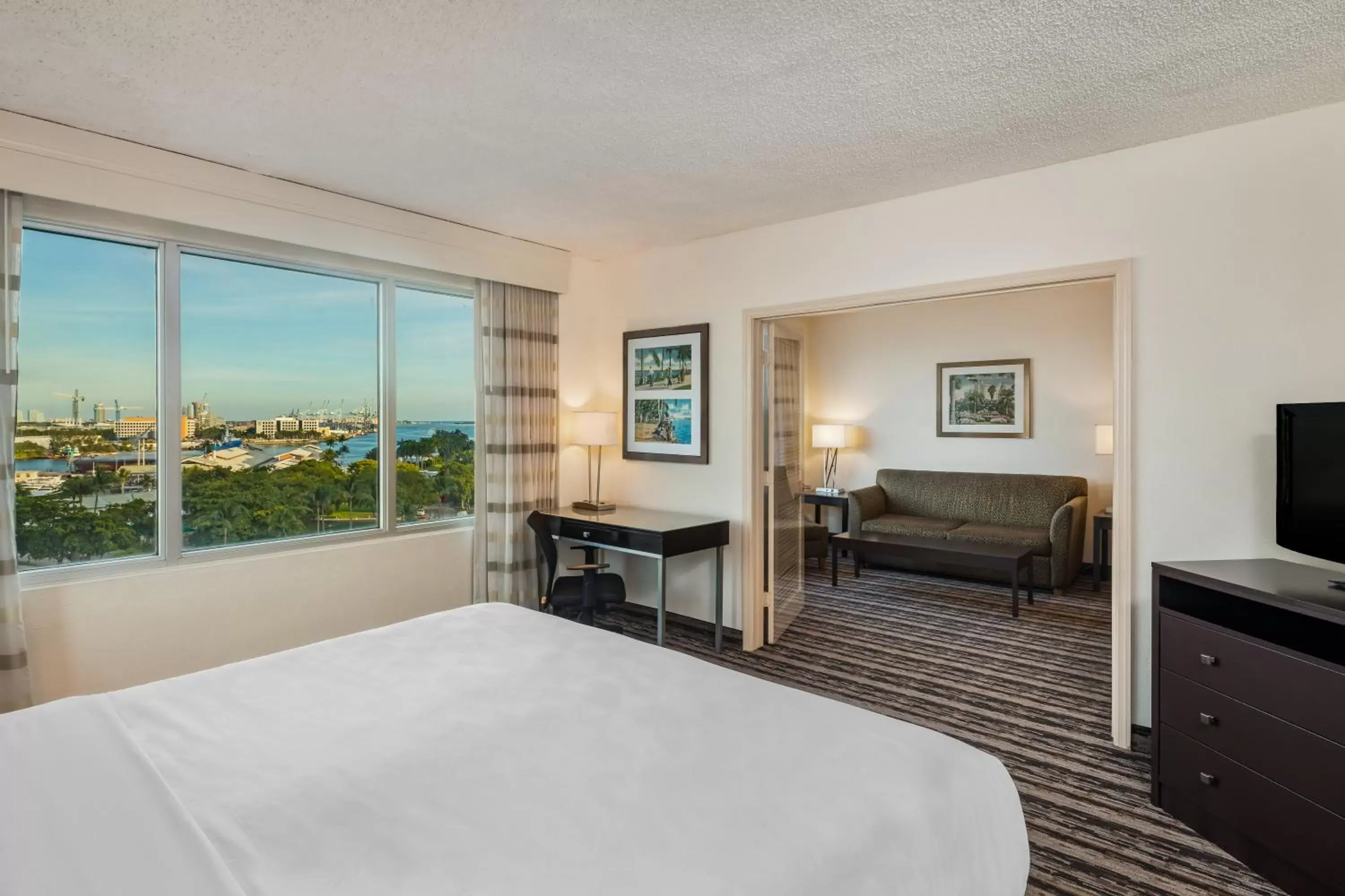 Photo of the whole room, Bed in Holiday Inn Hotel Port of Miami-Downtown, an IHG Hotel