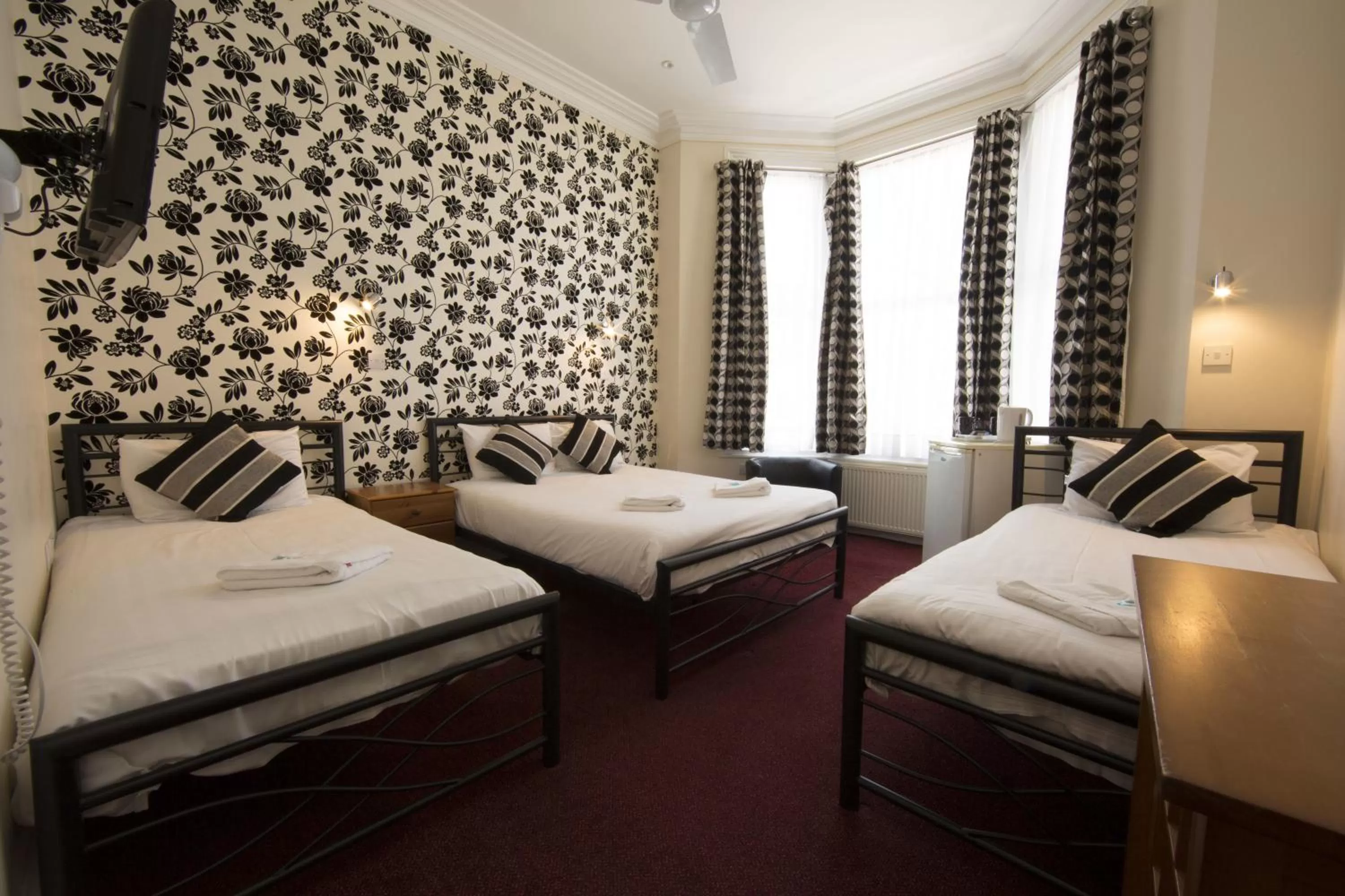 Day, Bed in Royal London Hotel By Saba