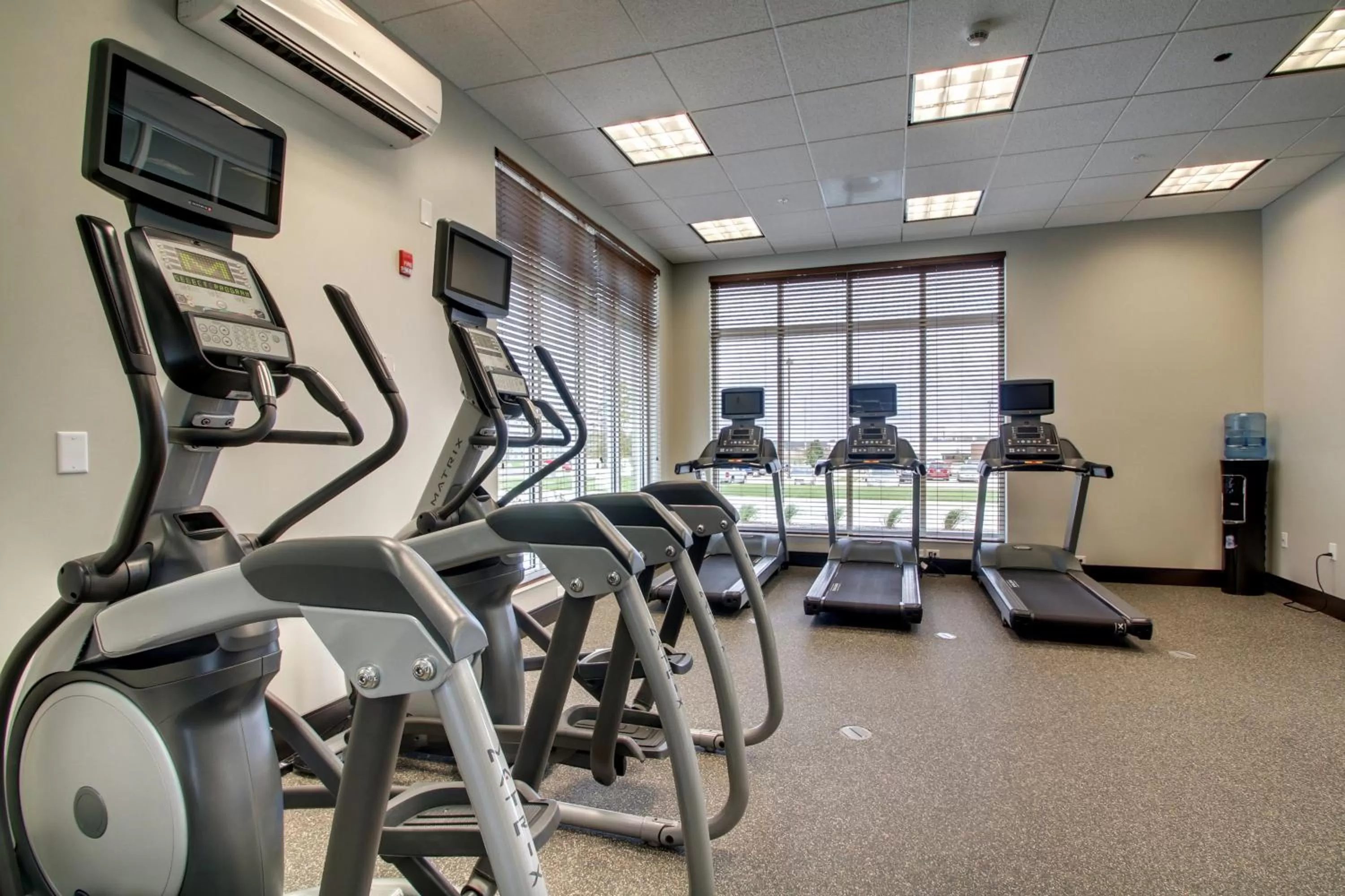 Fitness centre/facilities in Holiday Inn & Suites Peoria at Grand Prairie by IHG