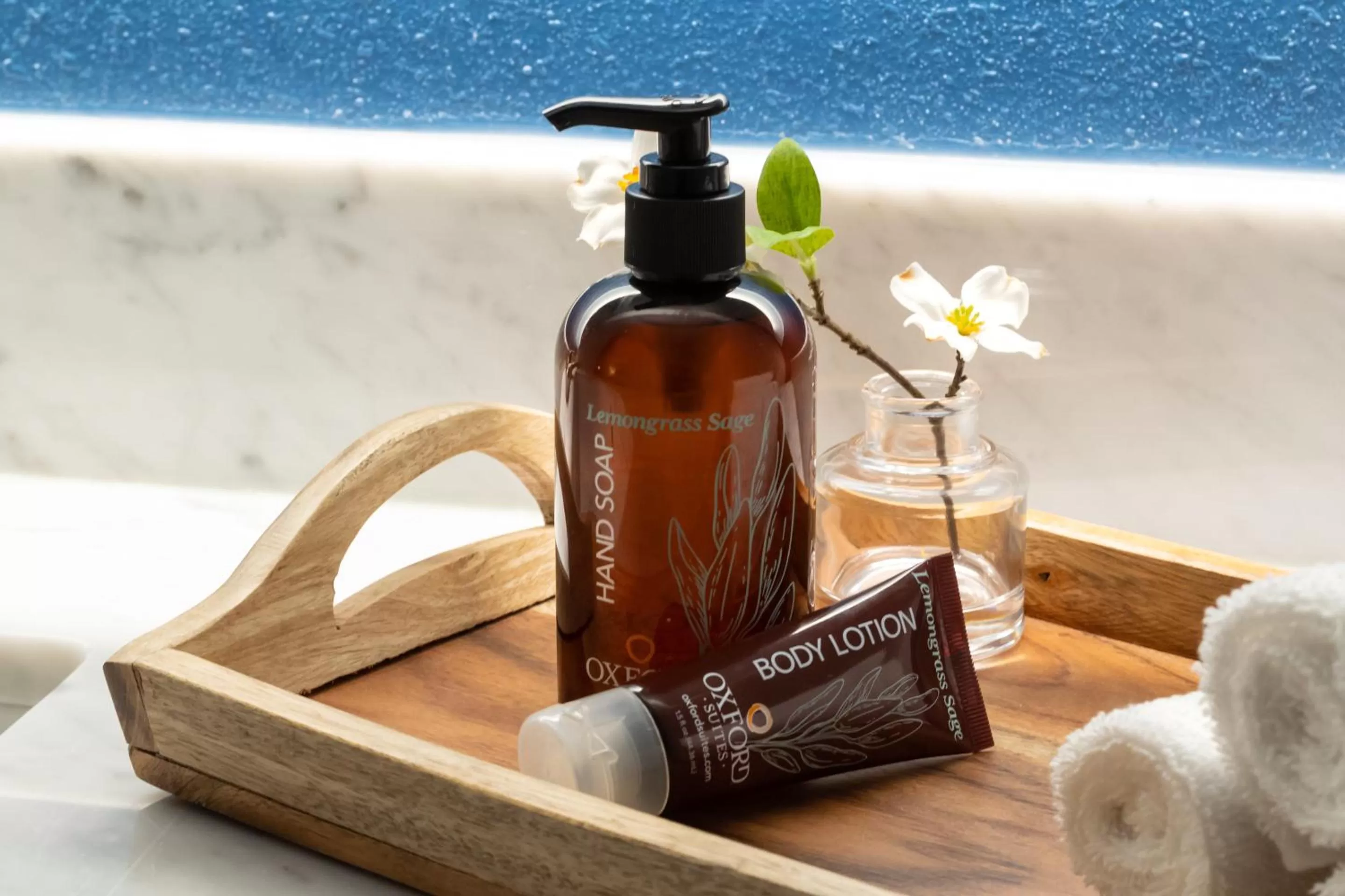 Bathroom in Oxford Suites Portland - Jantzen Beach