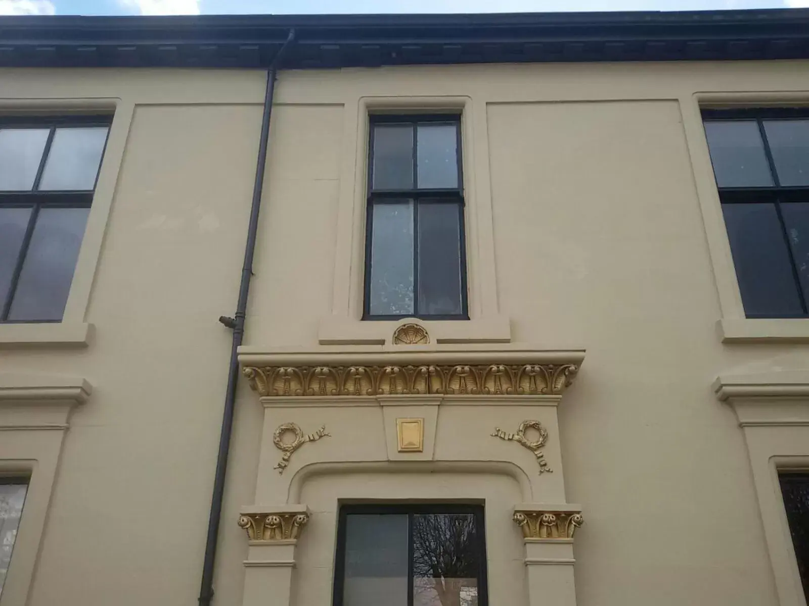 Facade/entrance, Property Building in Crosshill House