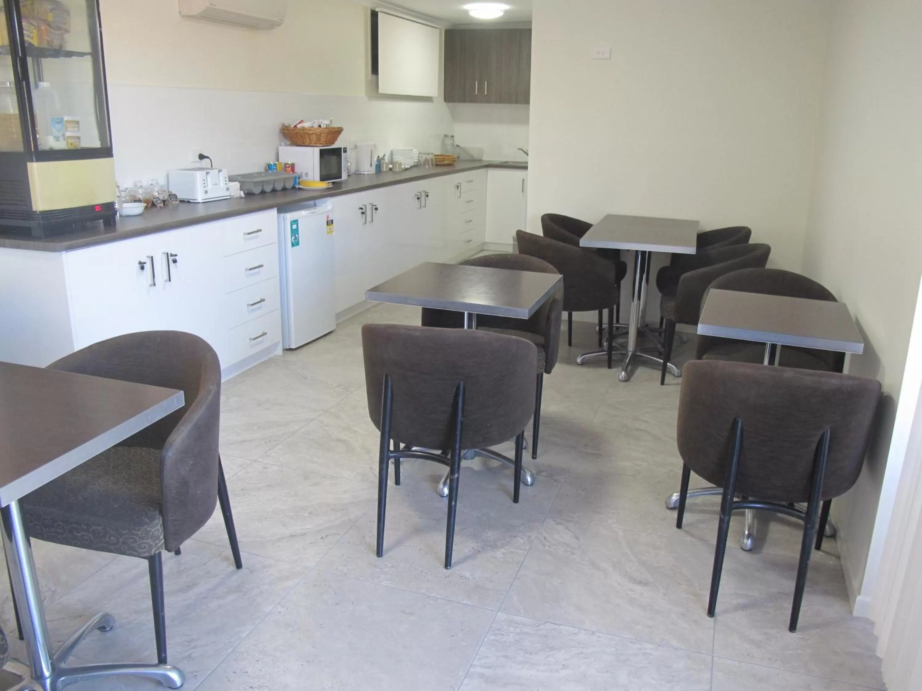 Breakfast in Dalby Parkview Motel