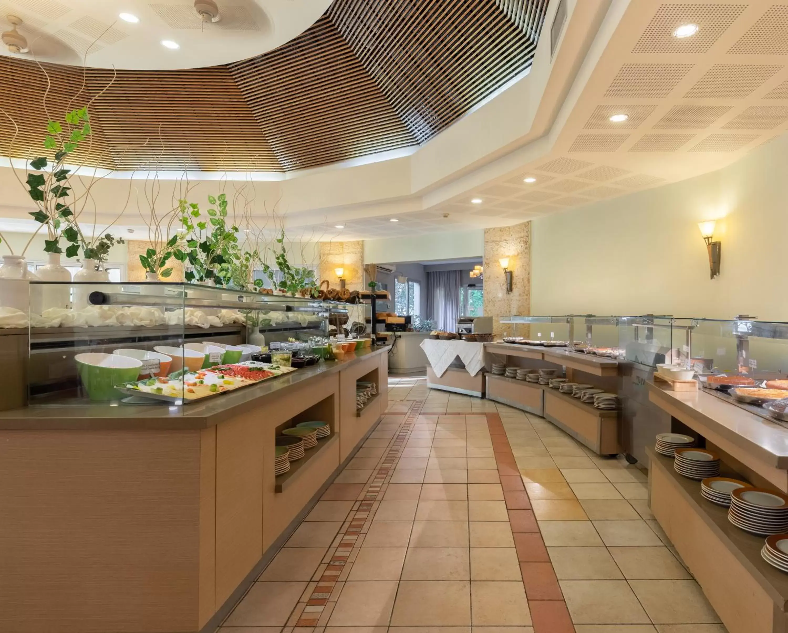 Buffet breakfast, Restaurant/Places to Eat in Ein Gedi Kibbutz Hotel