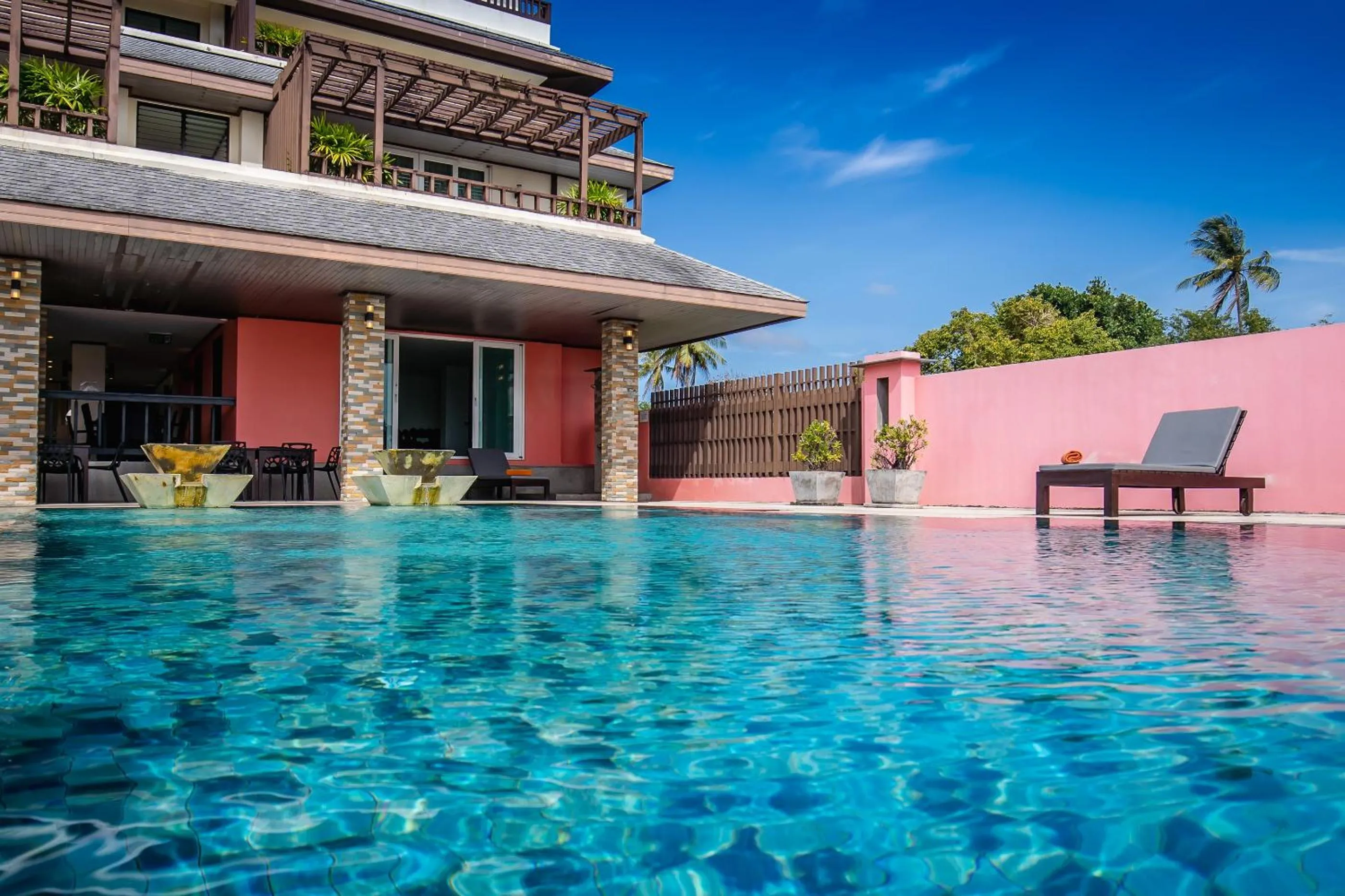 Swimming pool in Ratana Hotel Chalong