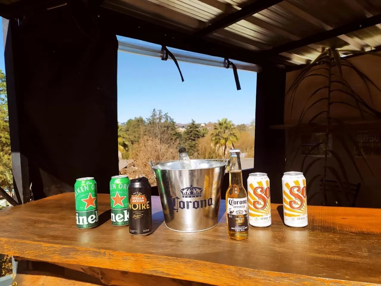 Food and drinks in Capri Hotel y Cabañas by CPH