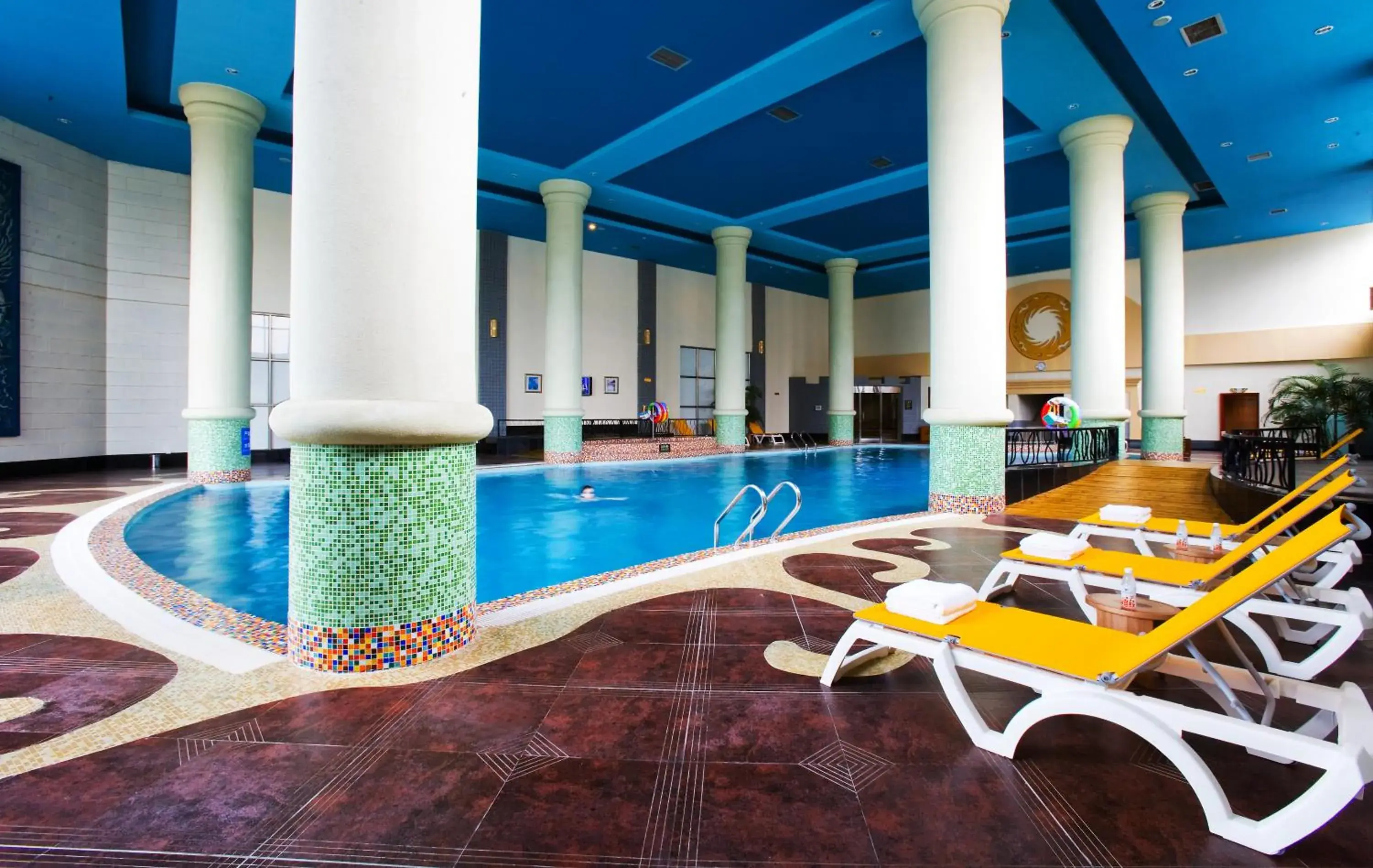 Swimming Pool in Wangjiang Hotel