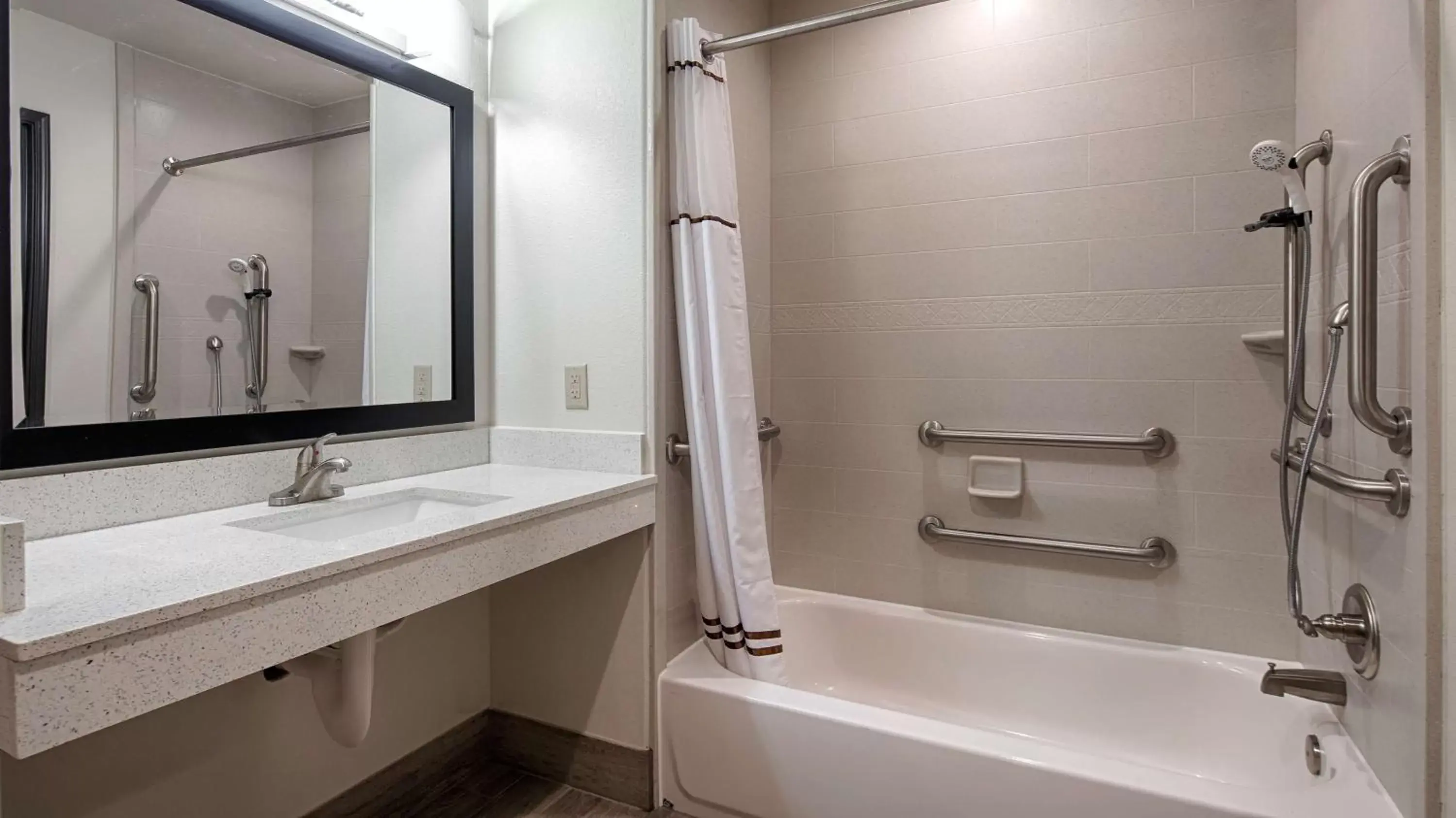 Bathroom in Best Western Plus Ardmore Inn & Suites