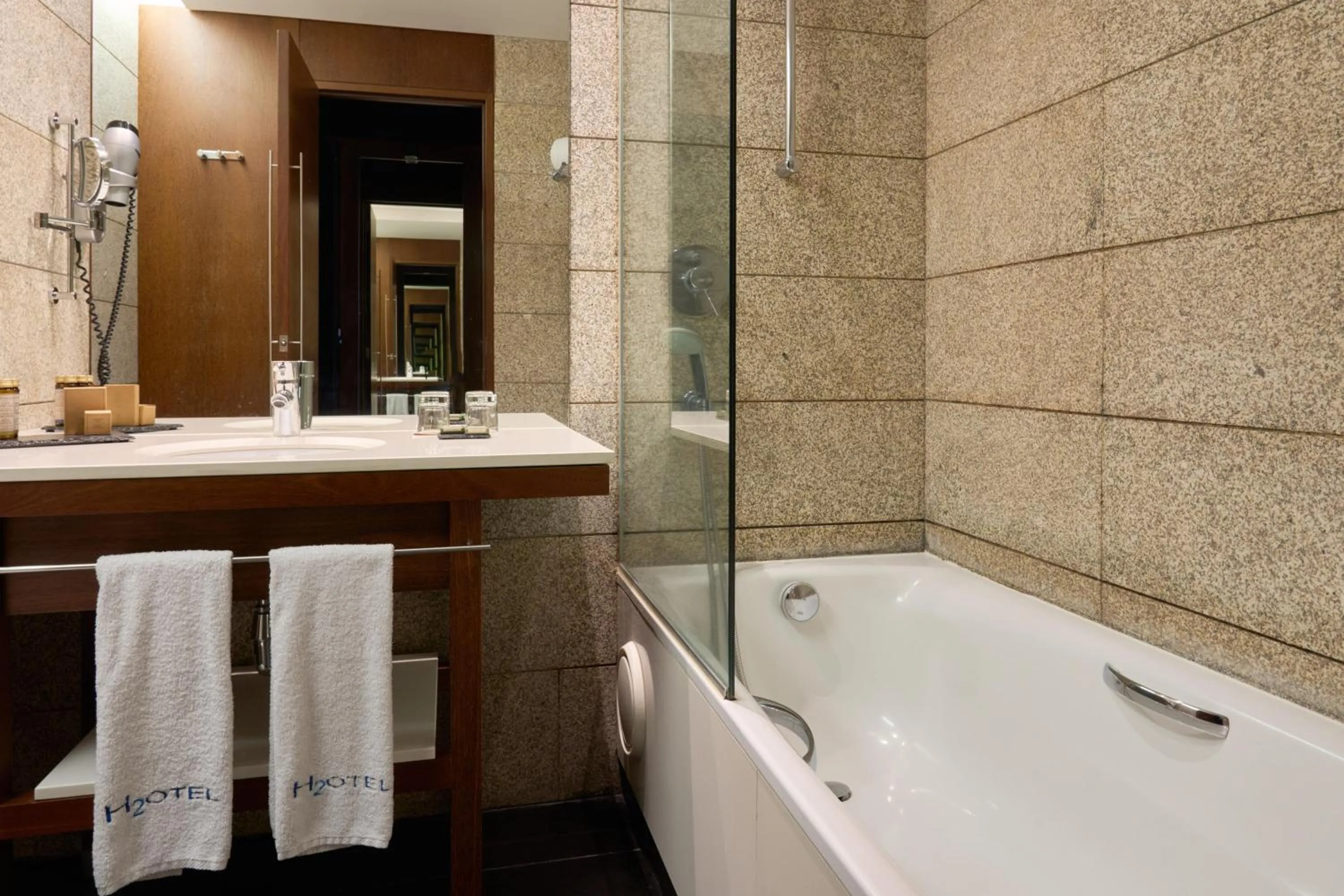 Bedroom in H2otel Congress & Medical SPA