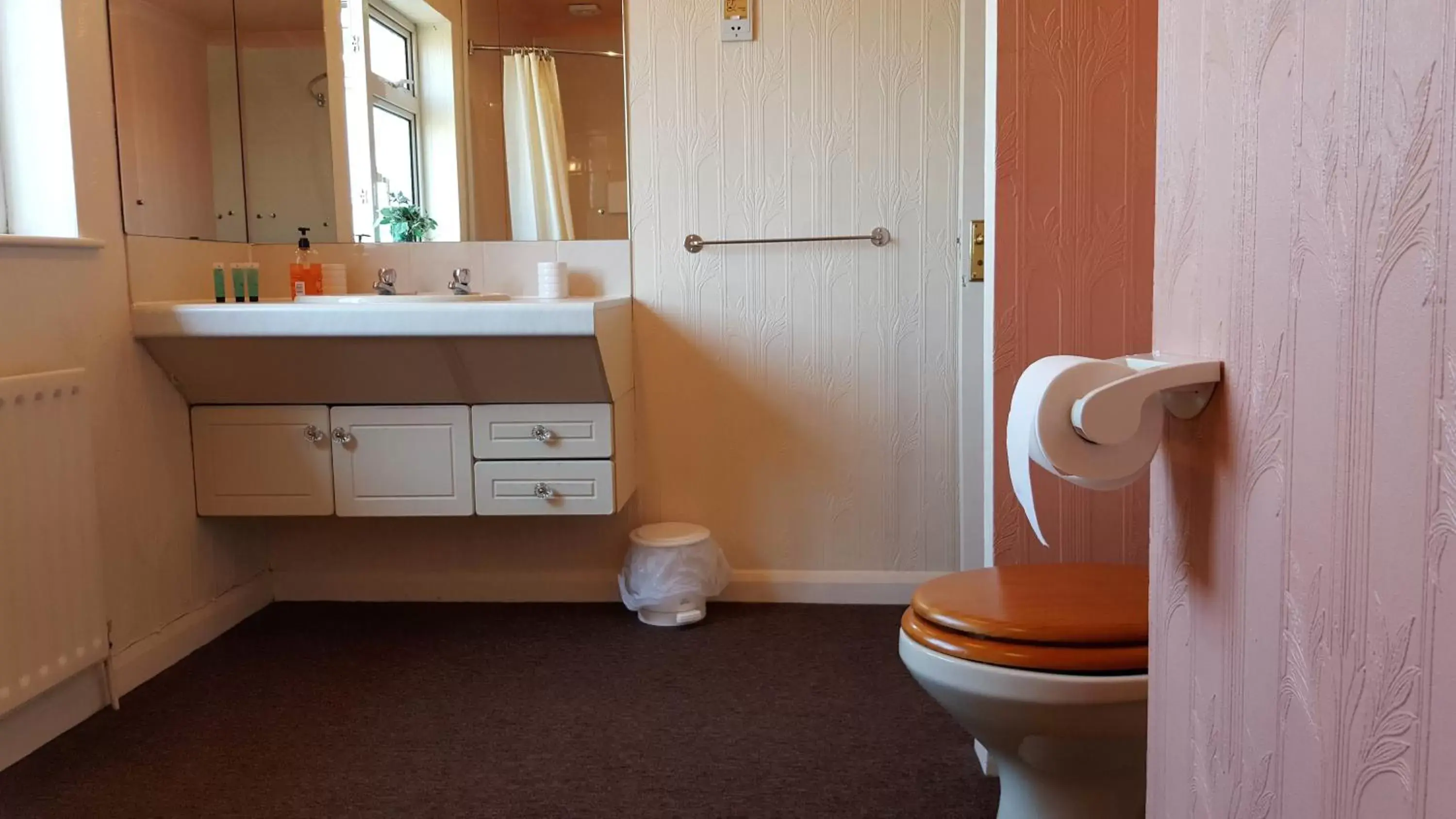 Toilet, Coffee/Tea Facilities in Fairhaven Guest Accommodation