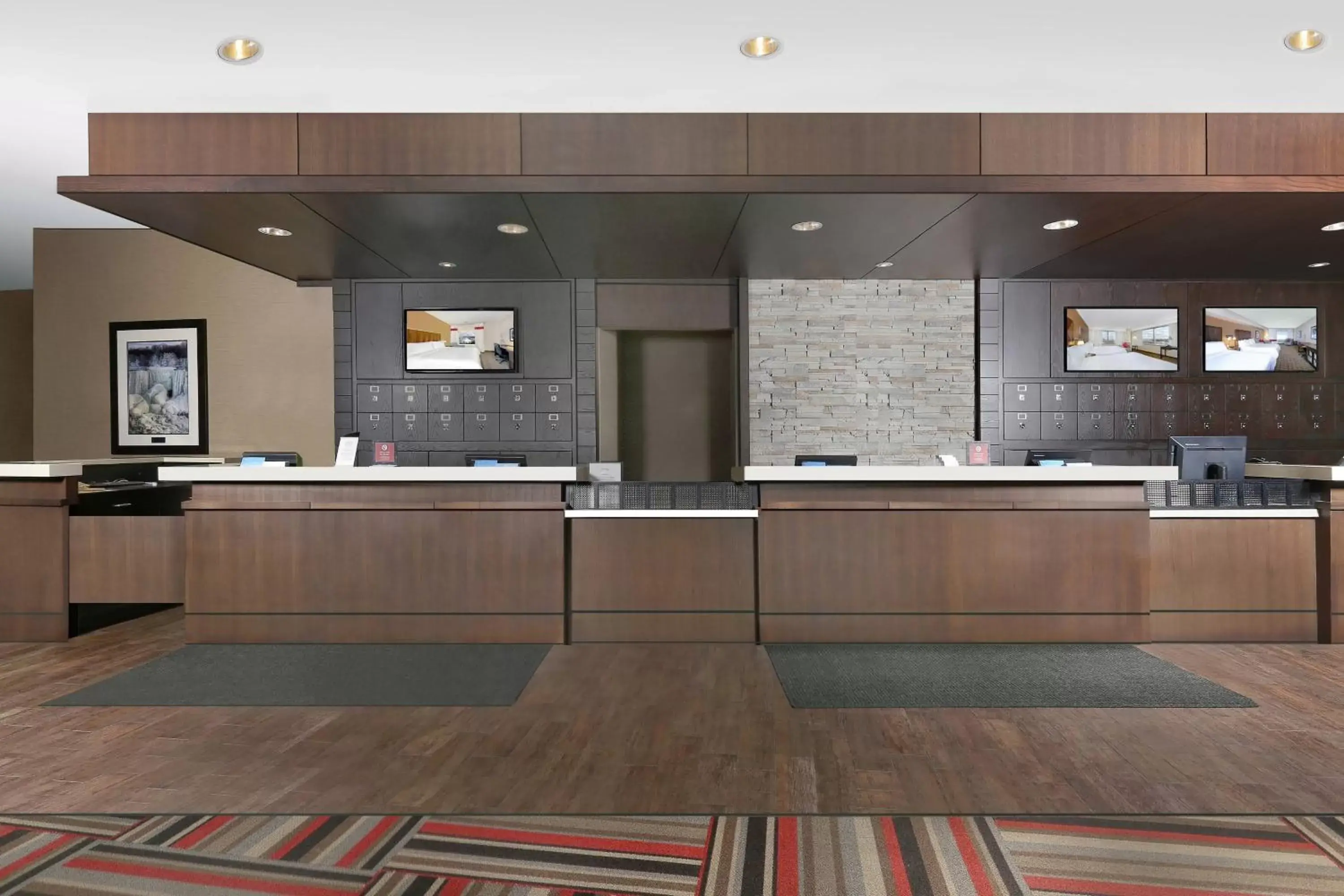 Lobby or reception, Kitchen/Kitchenette in Four Points by Sheraton Niagara Falls Fallsview