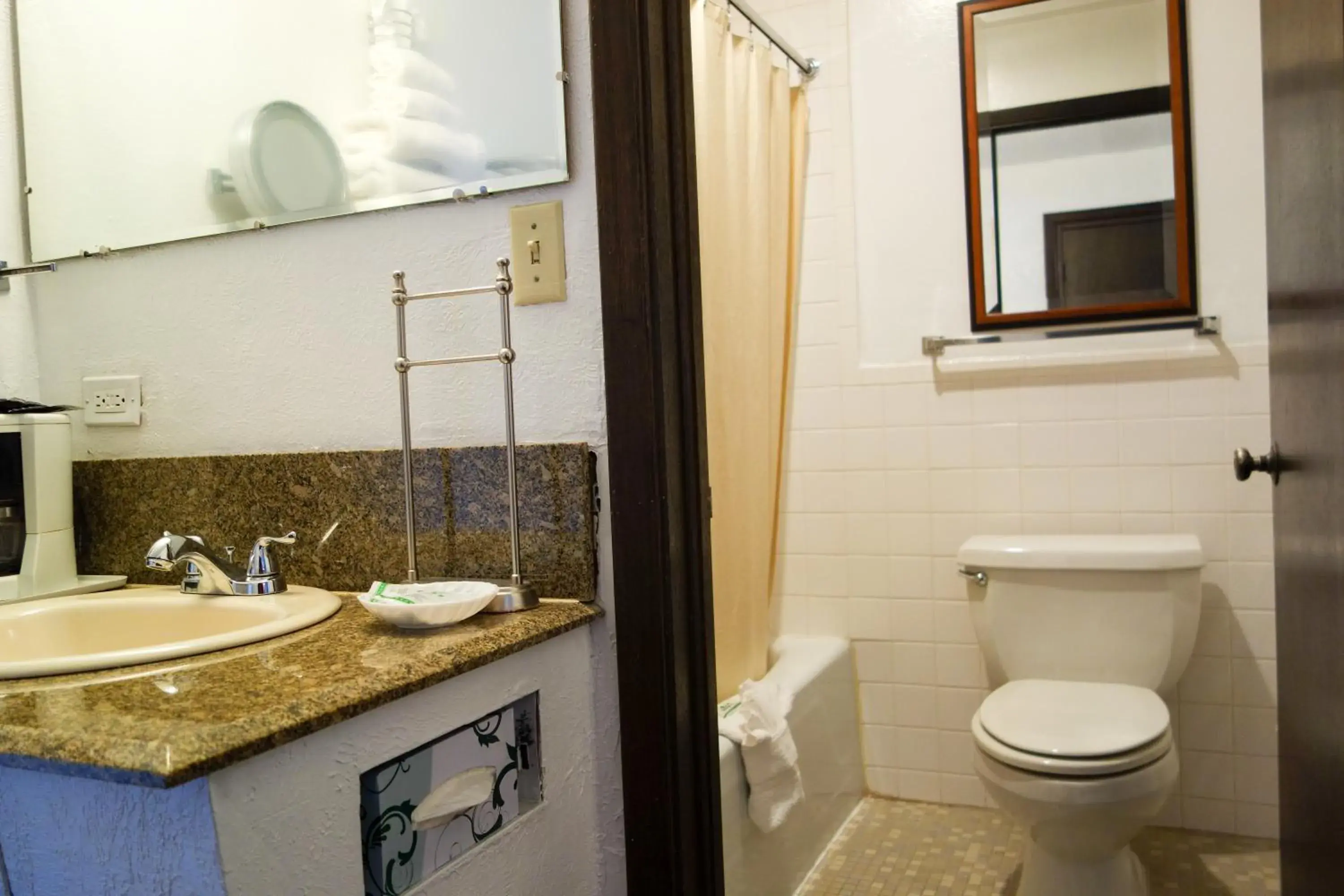 Bathroom in Cabana Inn - Boise