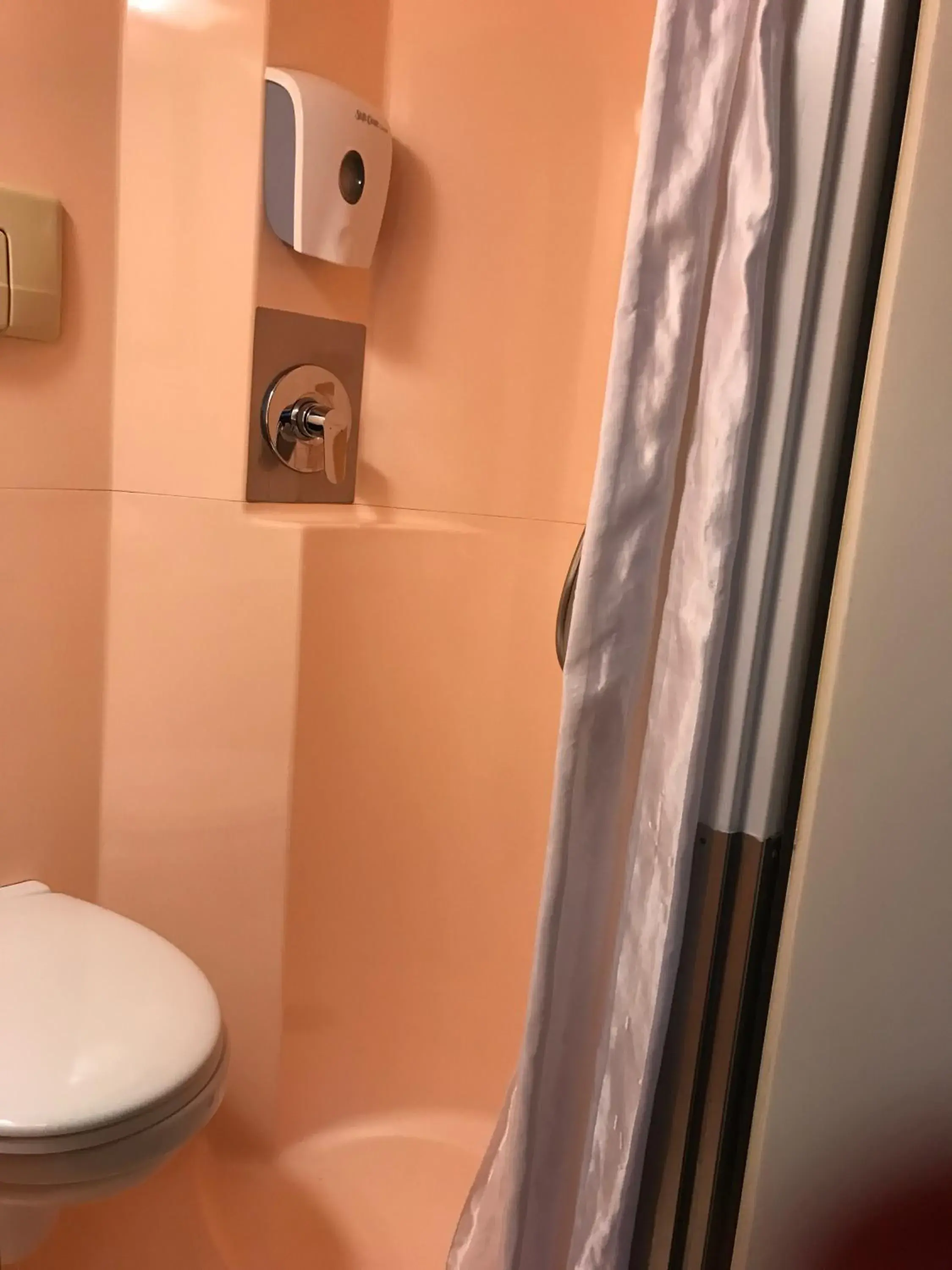 Shower, Bathroom in Premiere Classe Marseille La Valentine