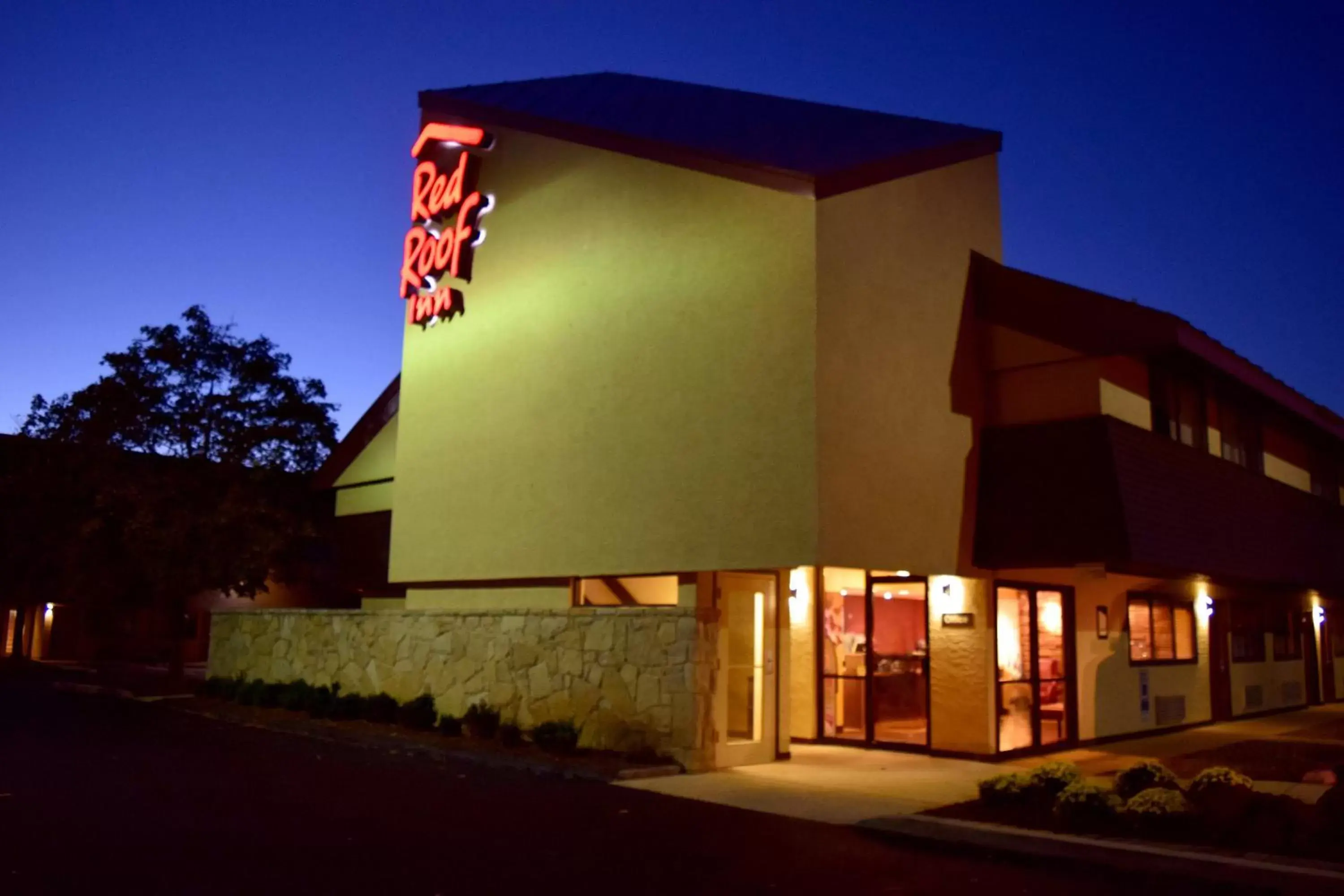 Property Building in Red Roof Inn Harrisburg North