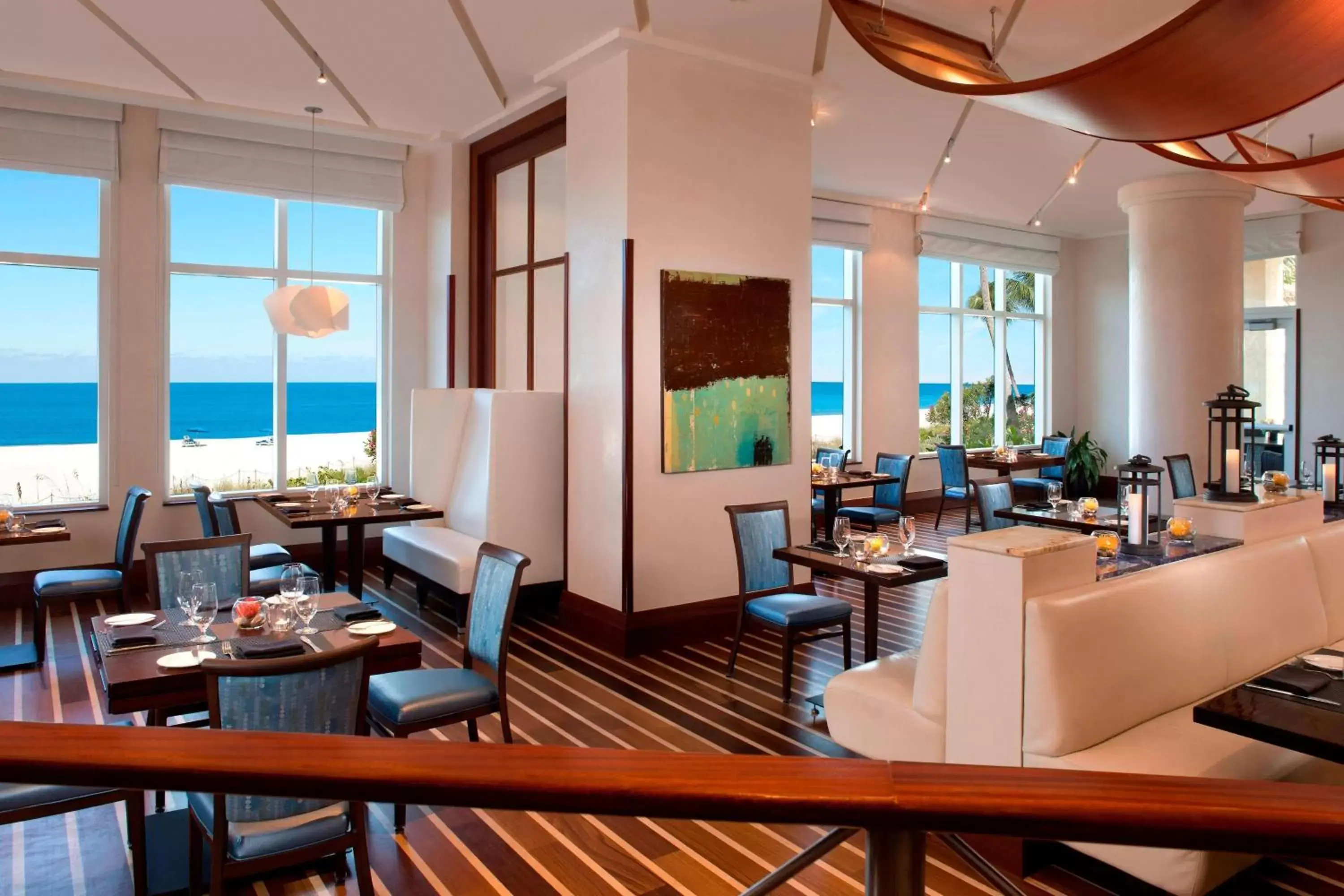 Lounge or bar, Restaurant/Places to Eat in Palm Beach Marriott Singer Island Beach Resort & Spa