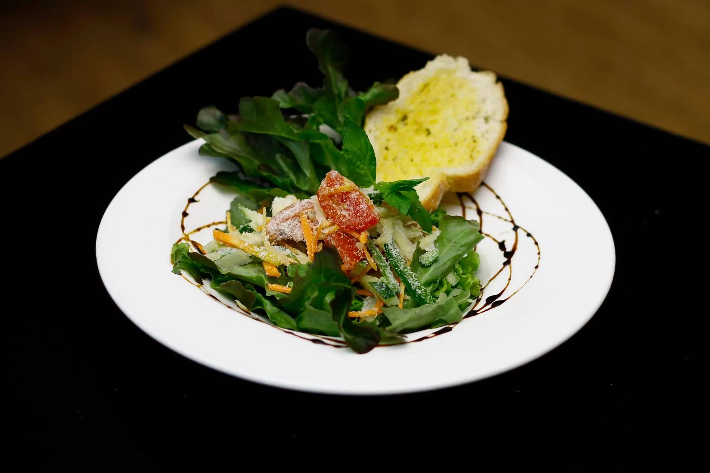 Restaurant/places to eat in Novotel Balikpapan