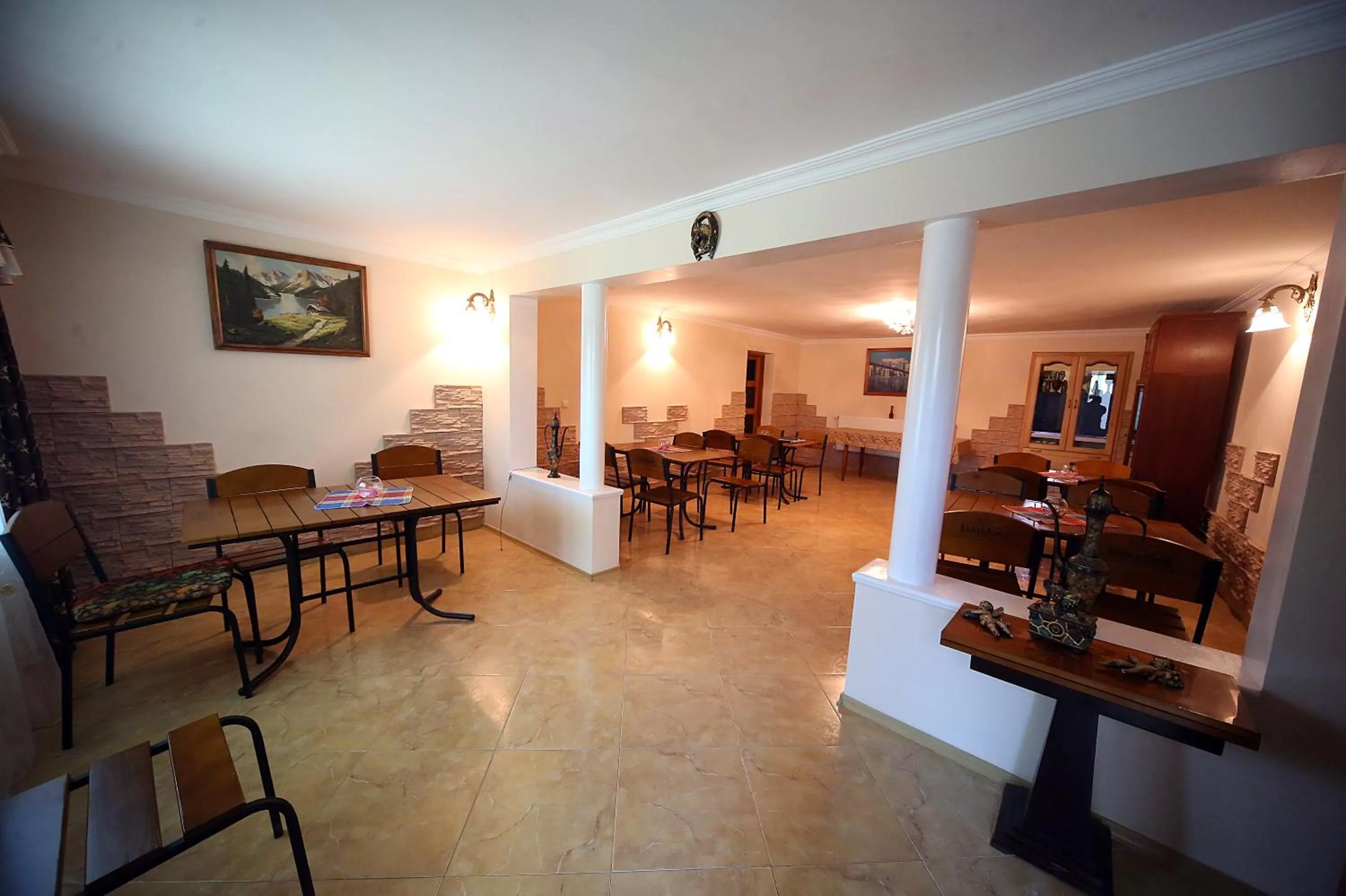 Coffee/tea facilities, Restaurant/Places to Eat in Hotel Harmony