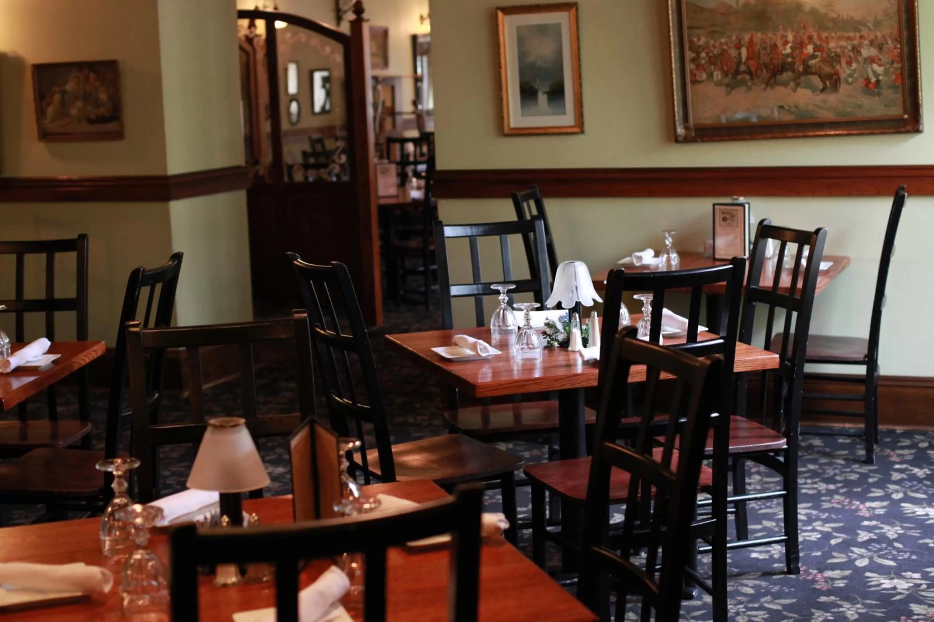 Restaurant/places to eat in The Winter Inn