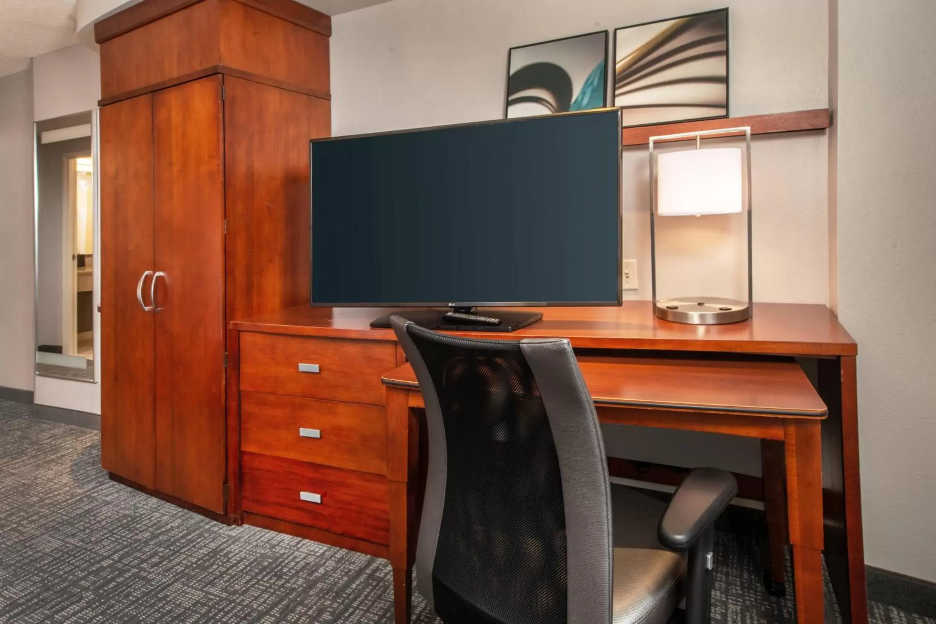 Photo of the whole room, TV/Entertainment Center in Courtyard Dunn Loring Fairfax