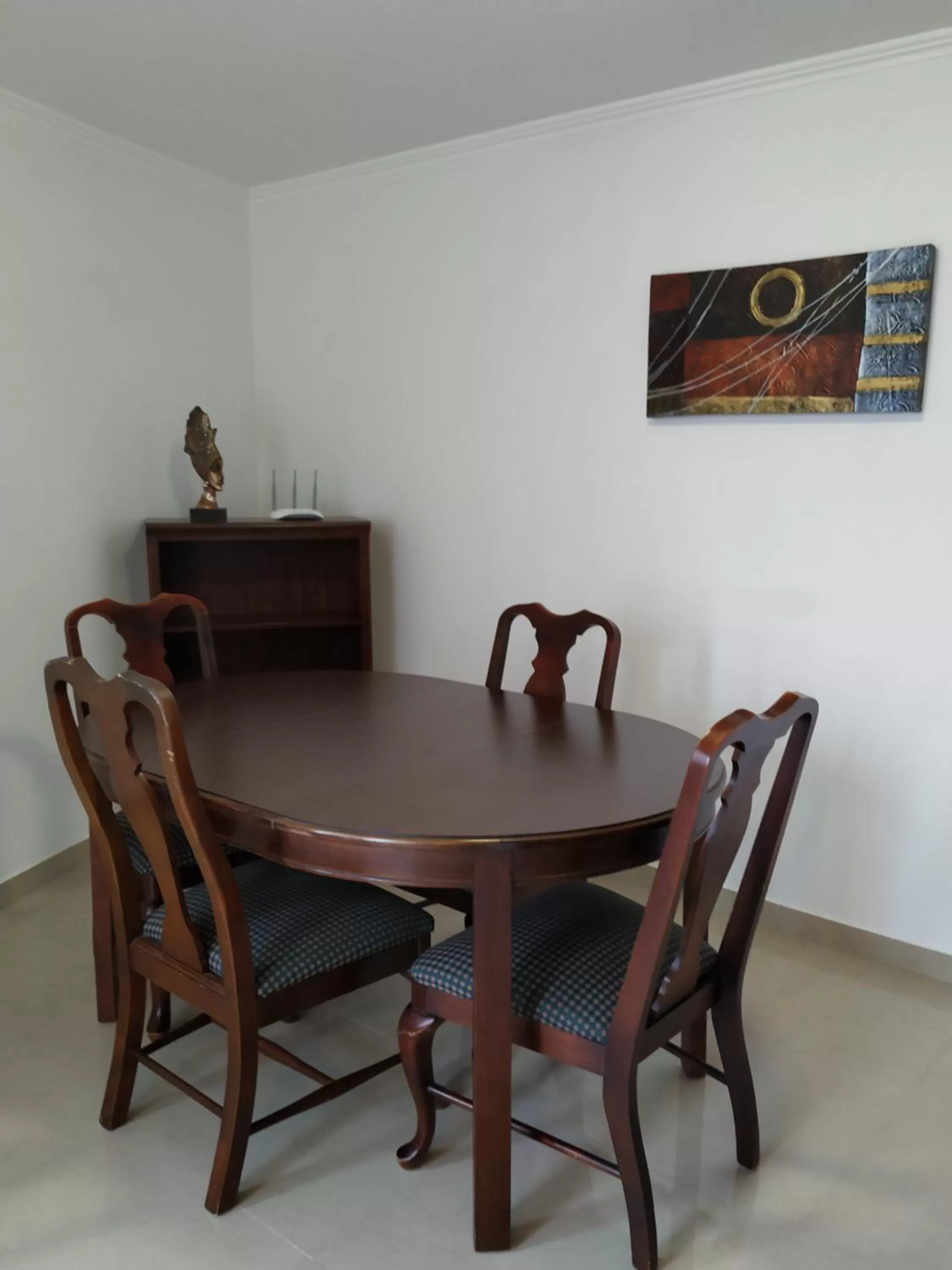 Dining Area in Costa & Isaias Apartamentos