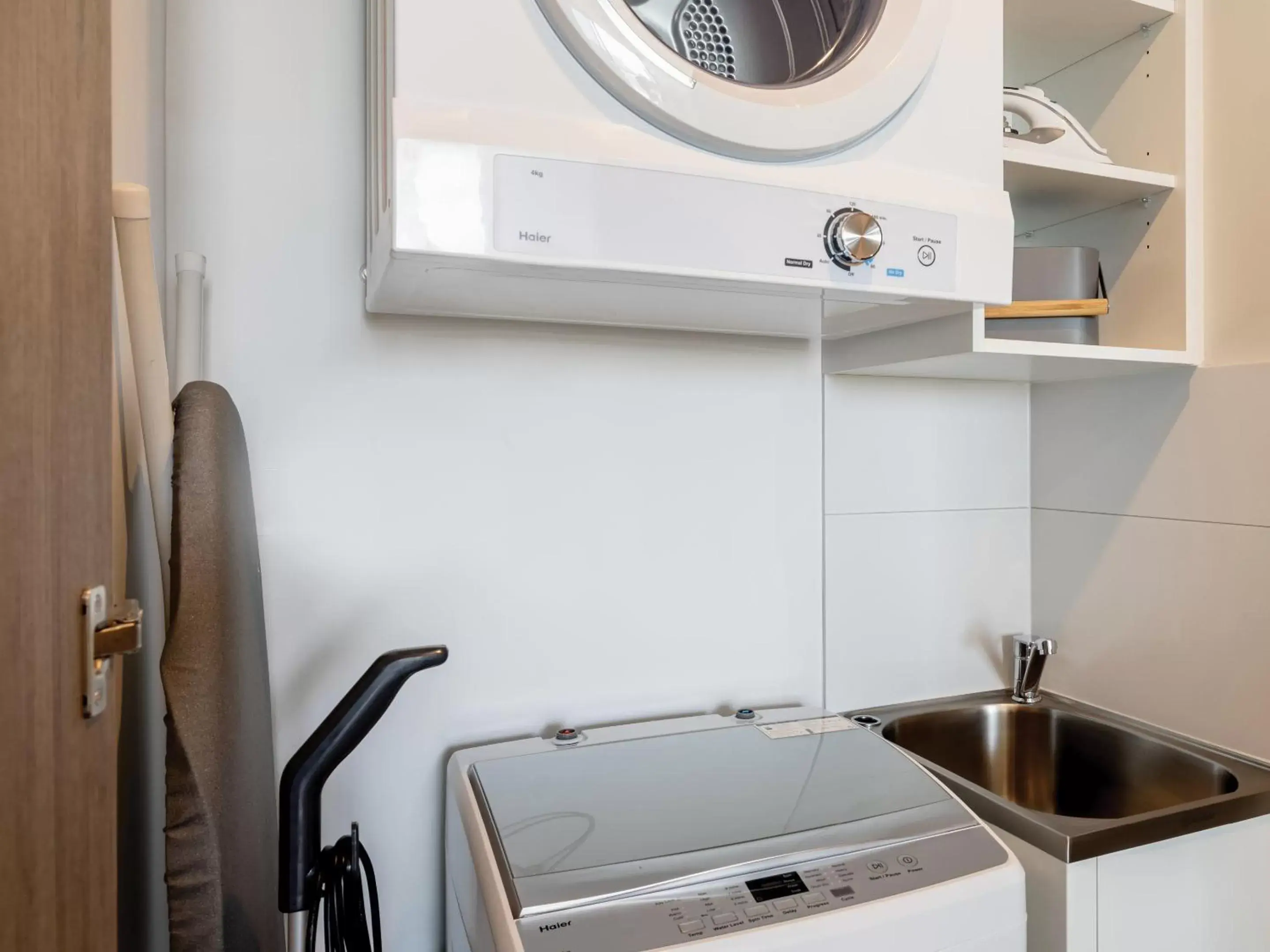 laundry, Kitchen/Kitchenette in The Star Residences - Gold Coast