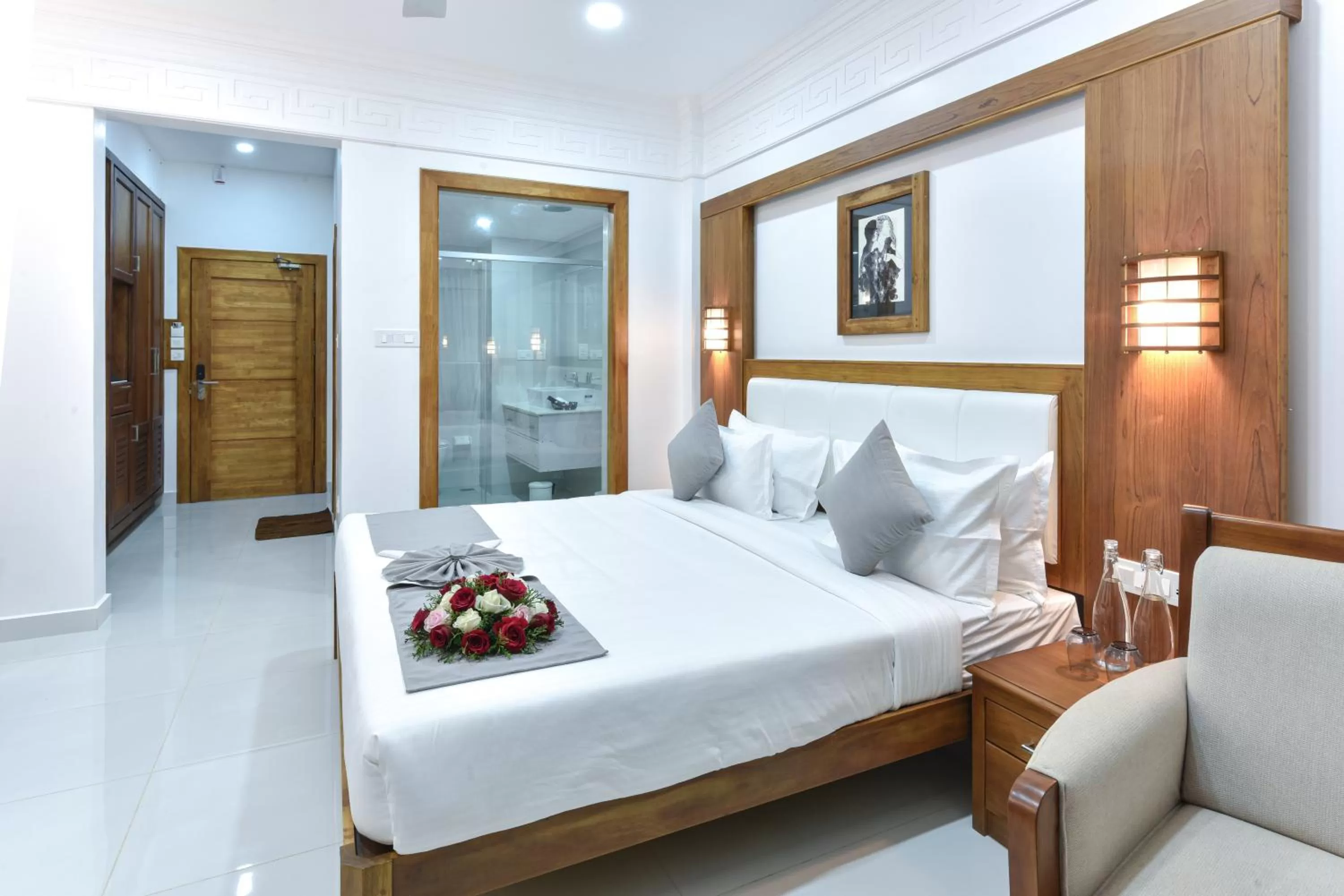 Bedroom, Bed in HOTEL WHITE HOUSE, Munnar