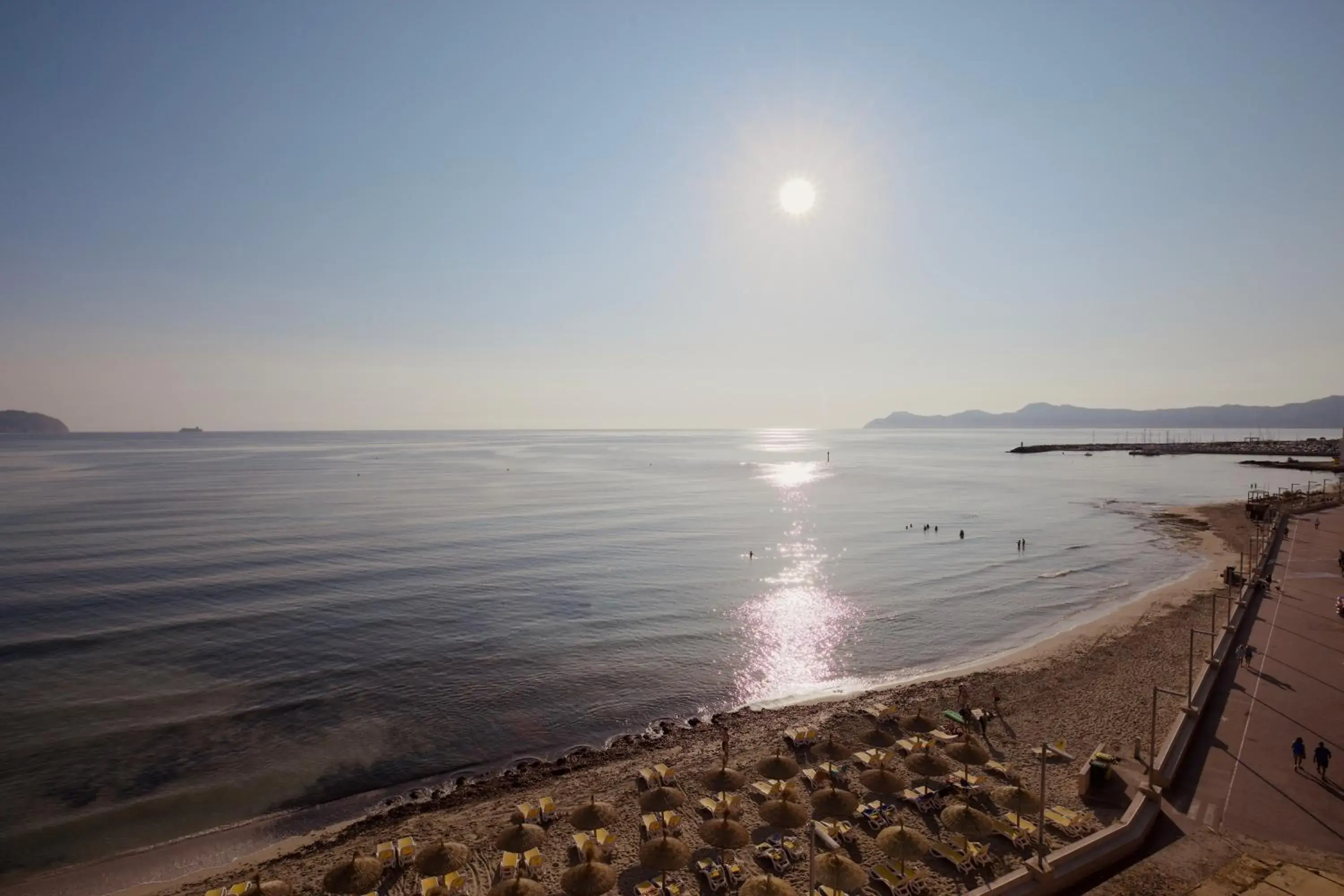 Beach in JS Horitzó