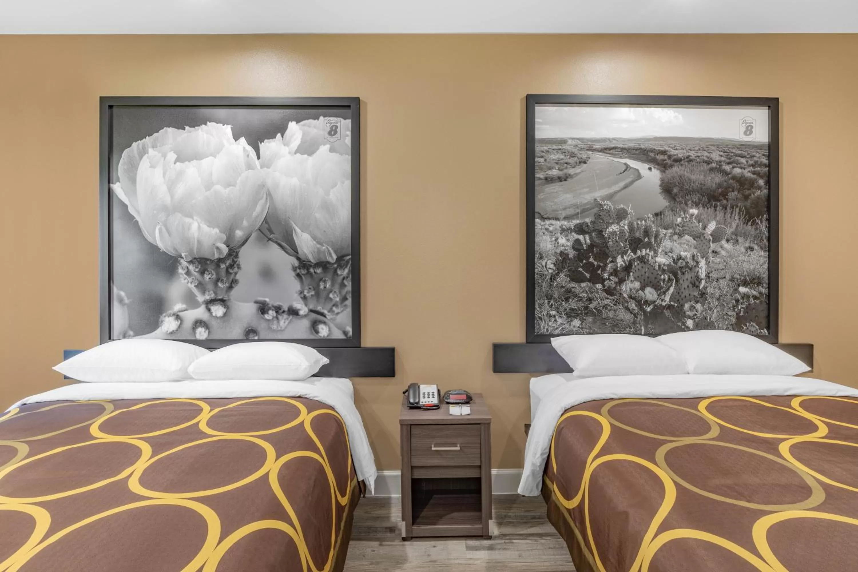 Bed in Super 8 by Wyndham Houston NW Beltway 8-West Rd