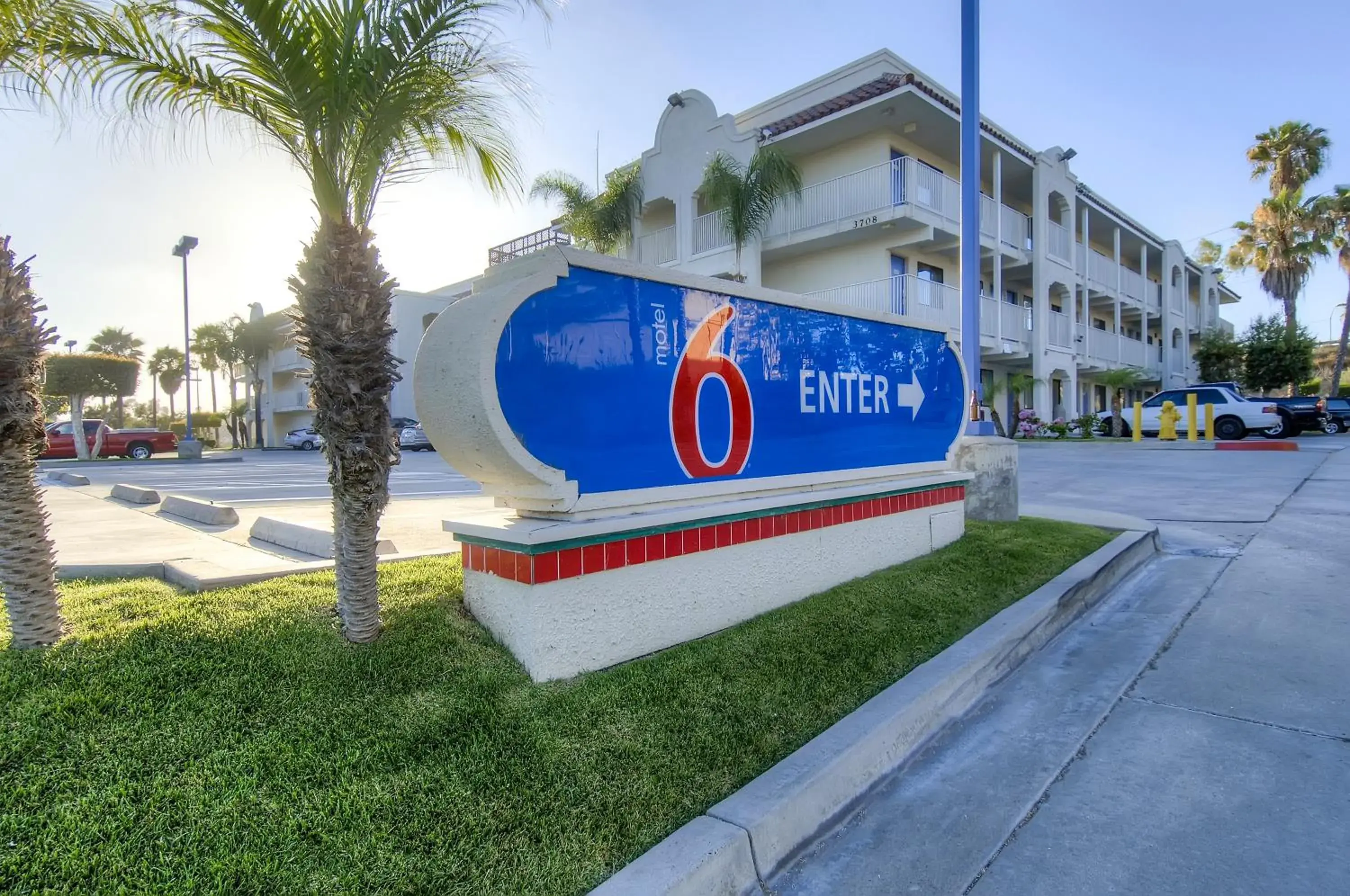 Facade/entrance, Property Building in Motel 6-Oceanside, CA