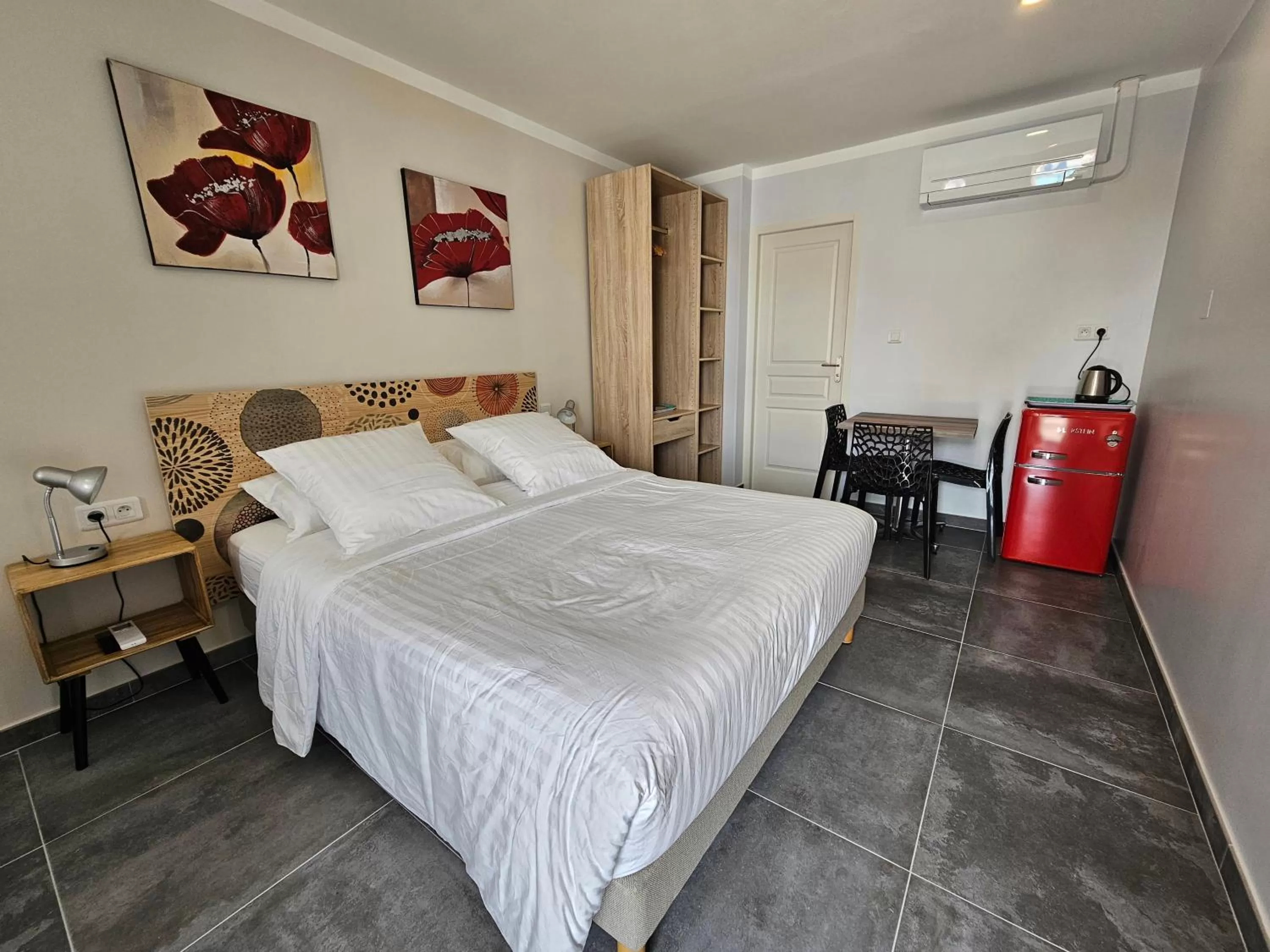 Double Room with Pool View in La Casa del Arti - Chambres d'hôtes