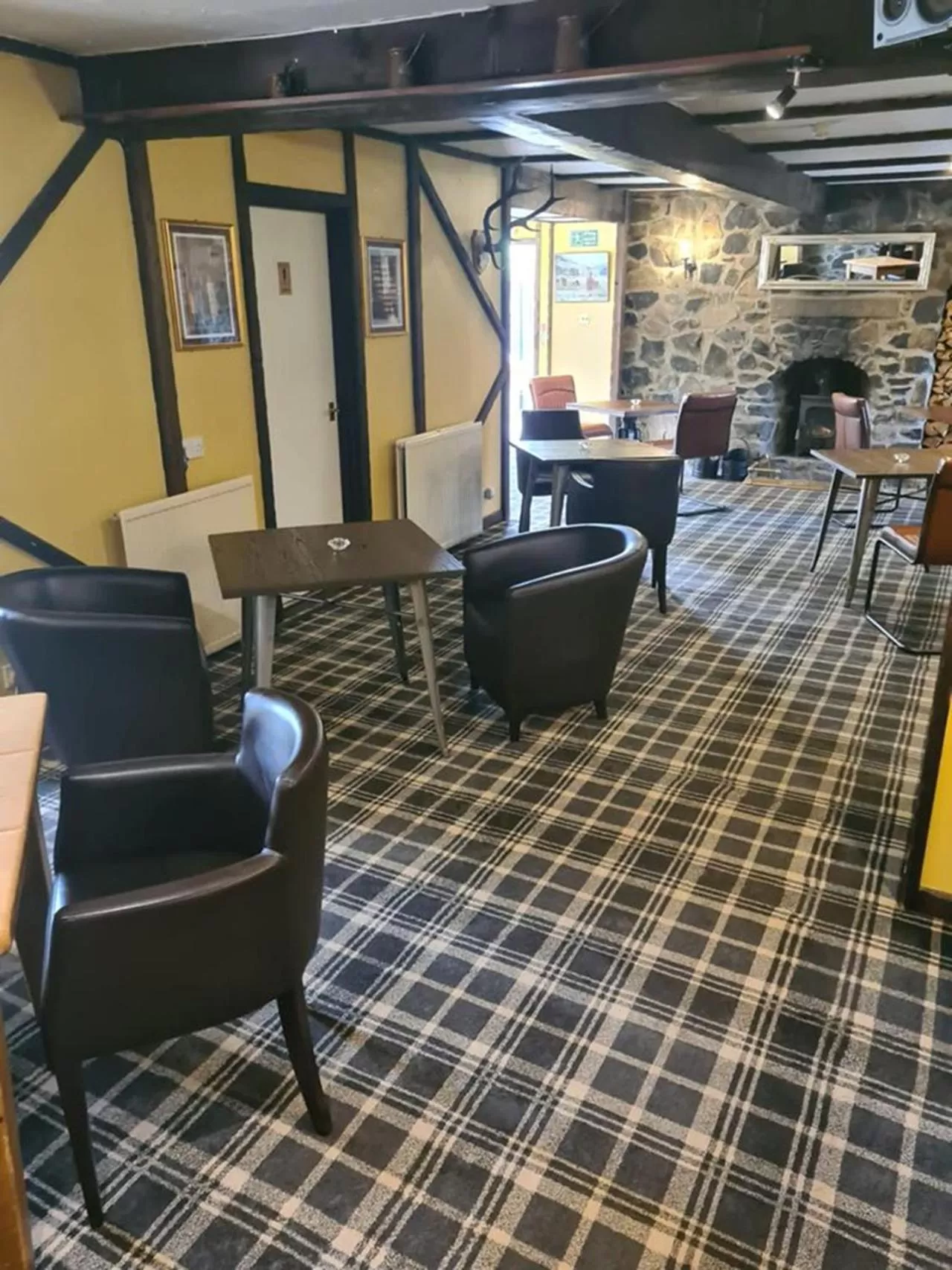 Lounge or bar in The Inn At Lathones