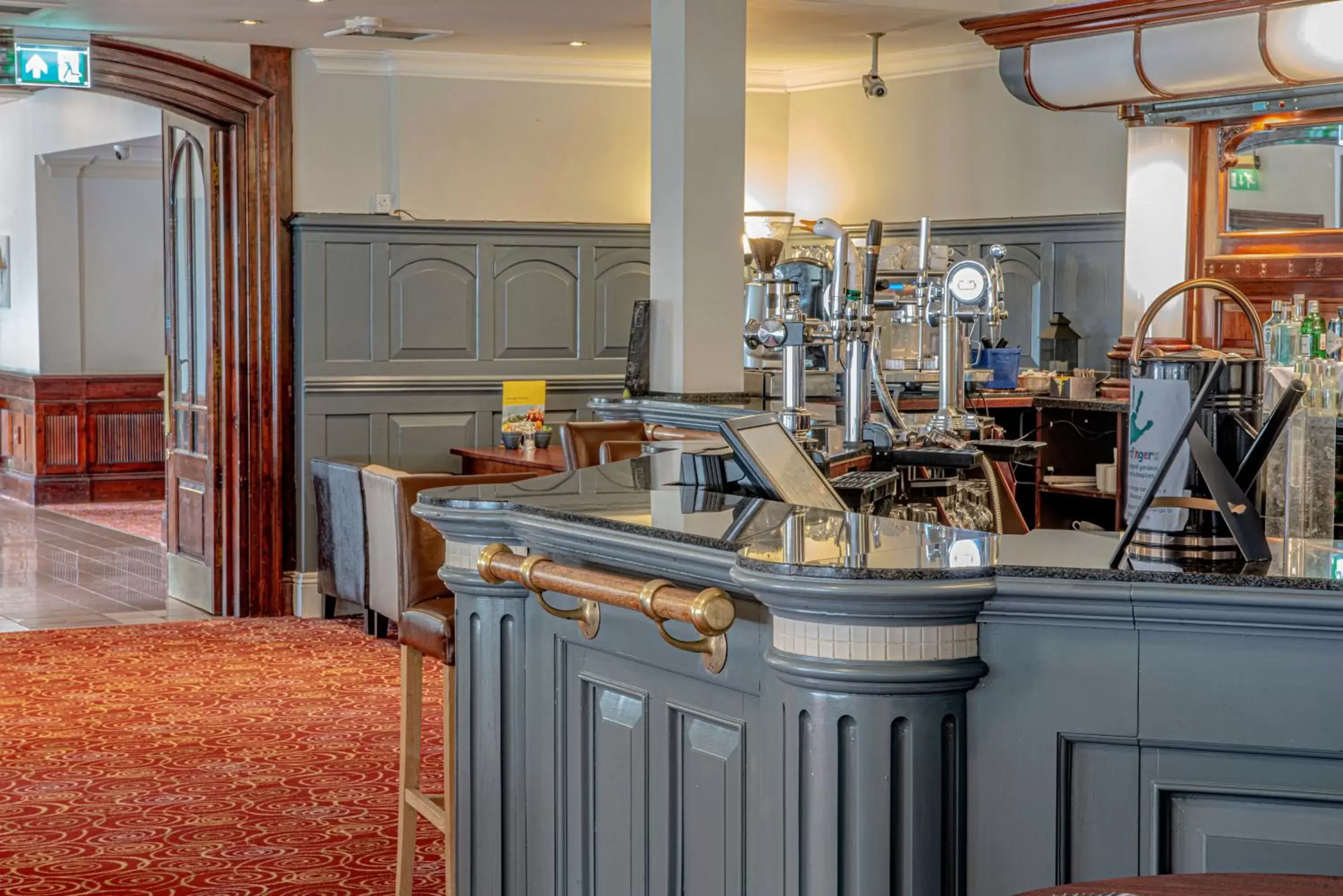 Lounge or bar in Holiday Inn Ipswich Orwell by IHG Lounge or bar in Holiday Inn Ipswich Orwell by IHG