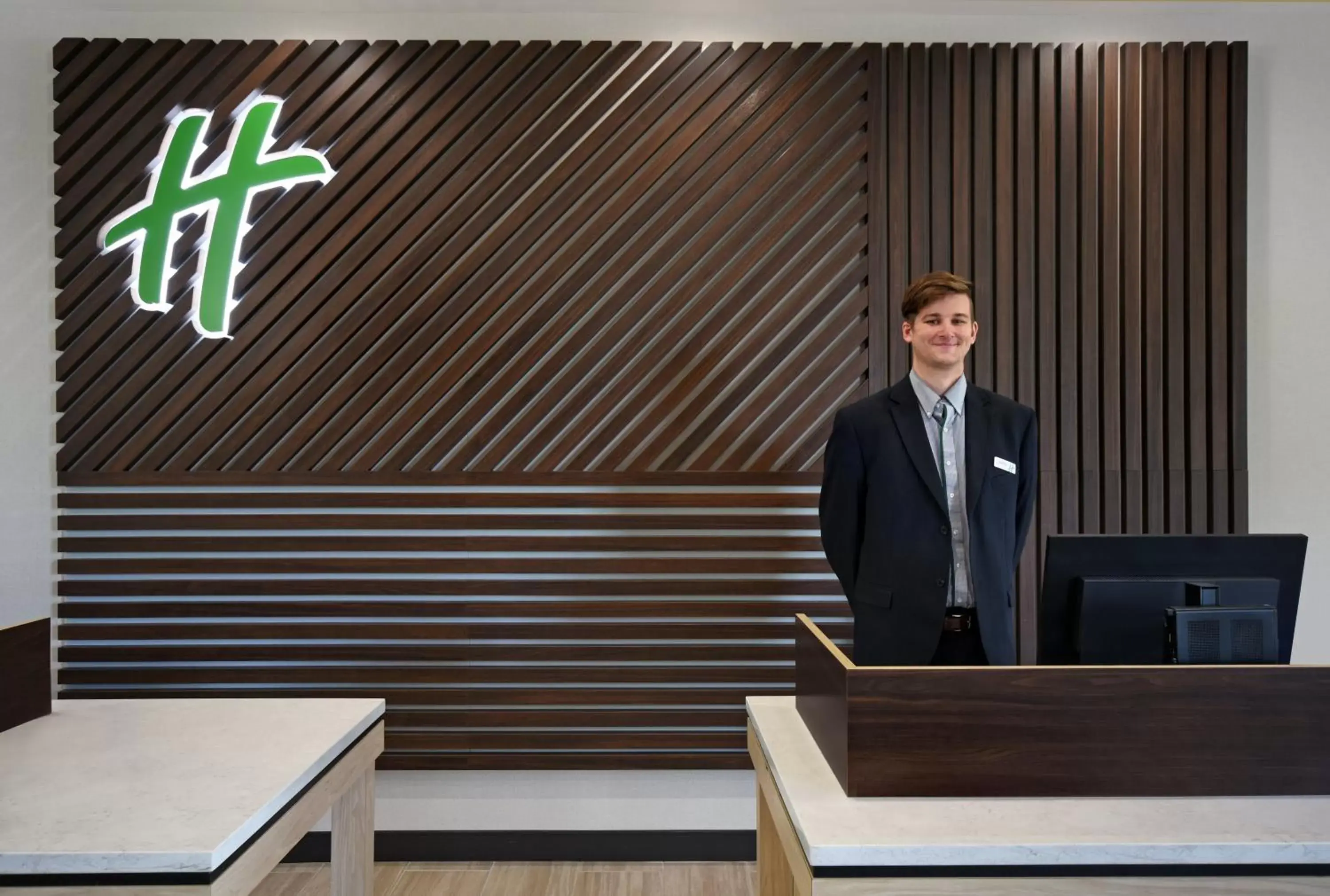 Property building, Lobby/Reception in Holiday Inn Grand Rapids North - Walker, an IHG Hotel