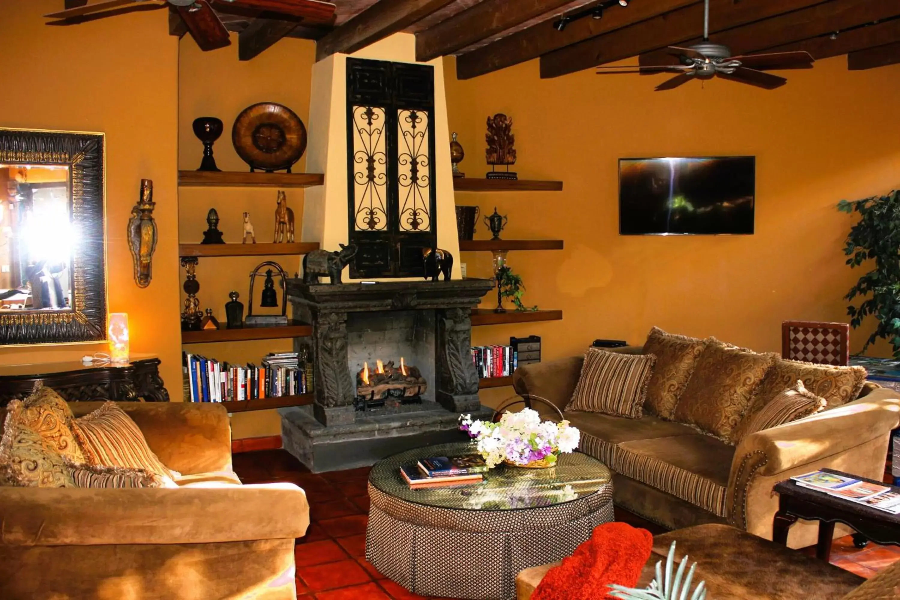 TV and multimedia, Seating Area in Casa Grande Luxury Boutique Hotel