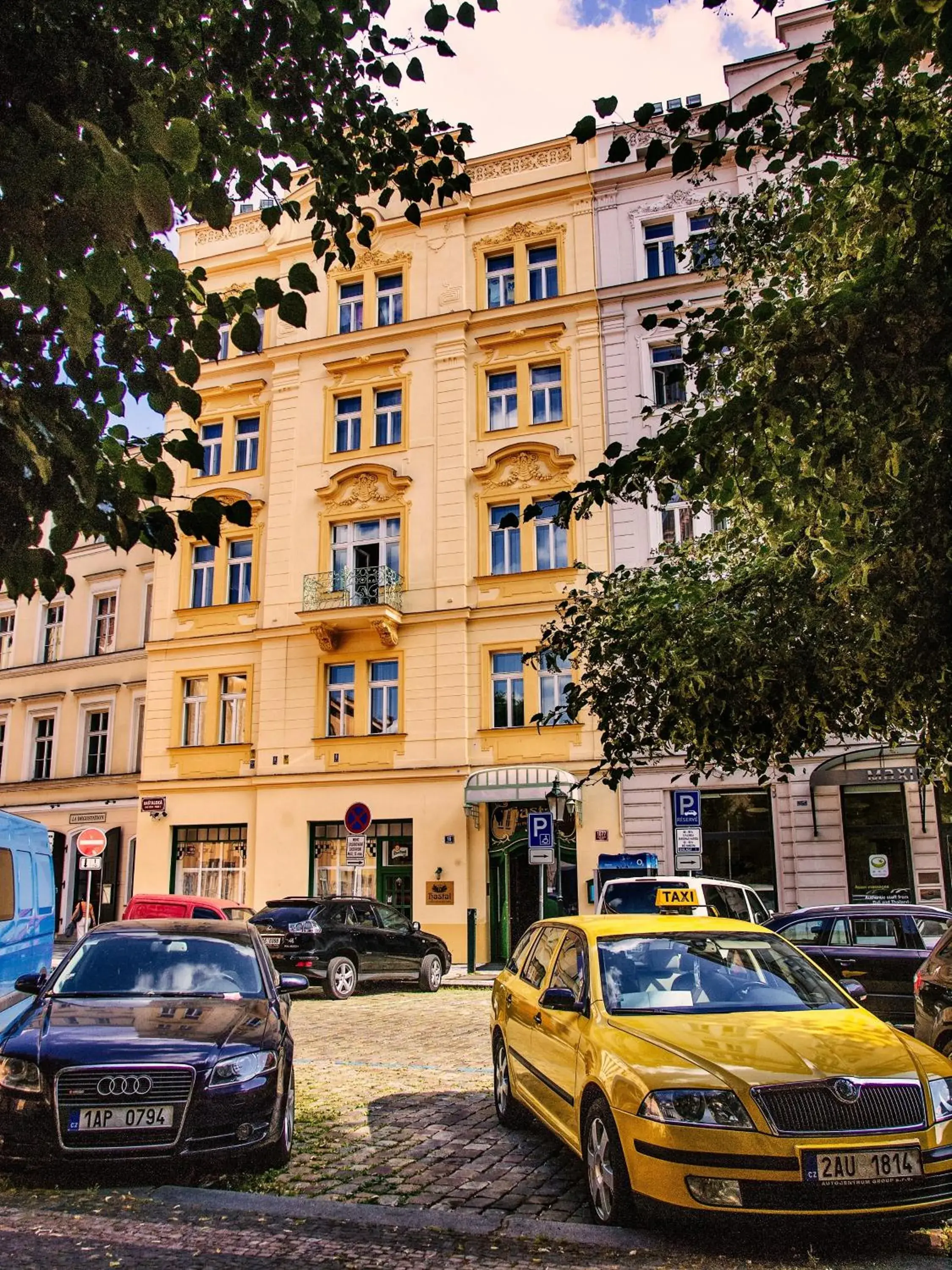 Facade/entrance, Property Building in Hotel Hastal Prague Old Town