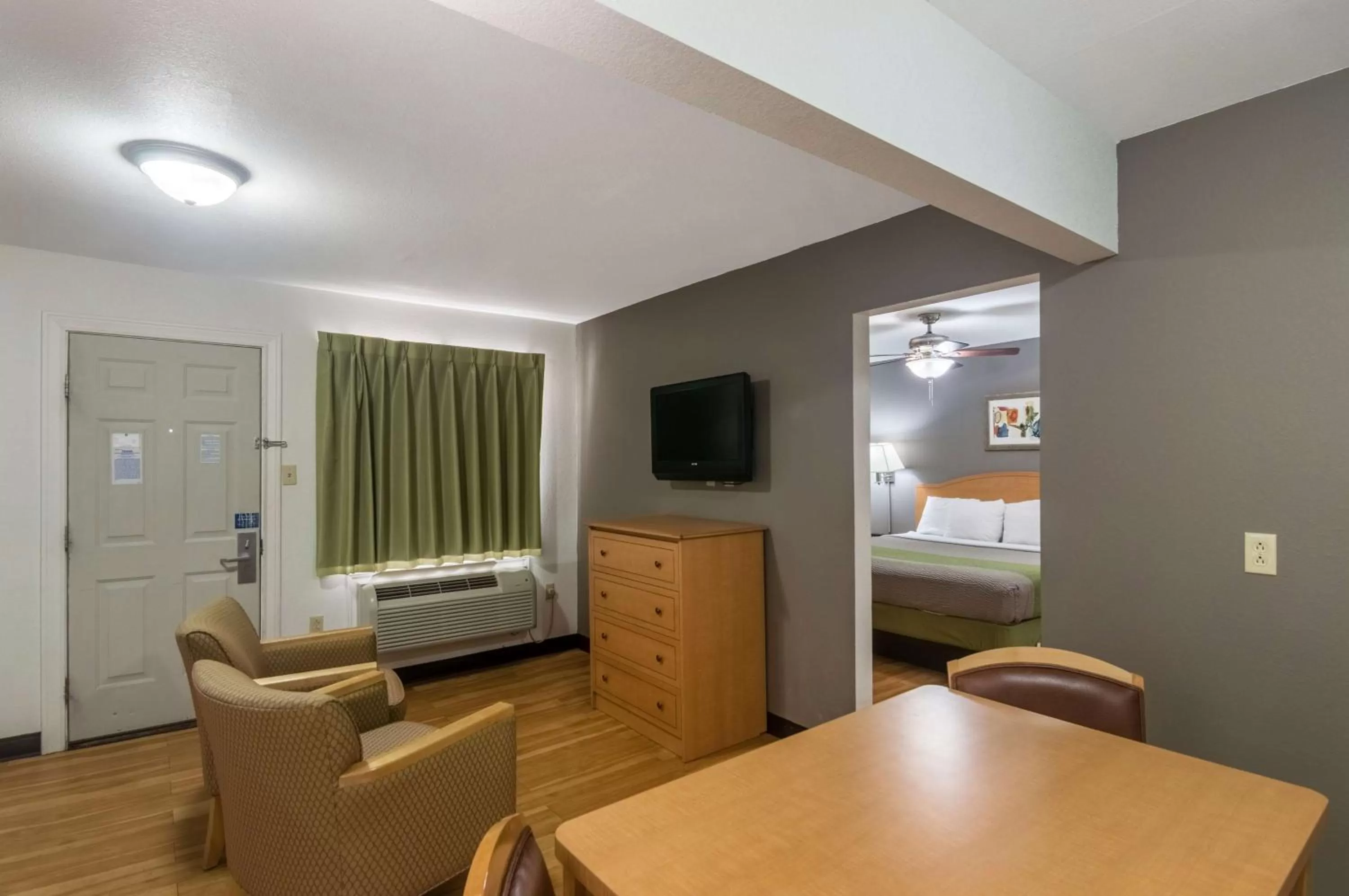 TV and multimedia in Blue Bonnet Suites -Lubbock, TX - Medical Center