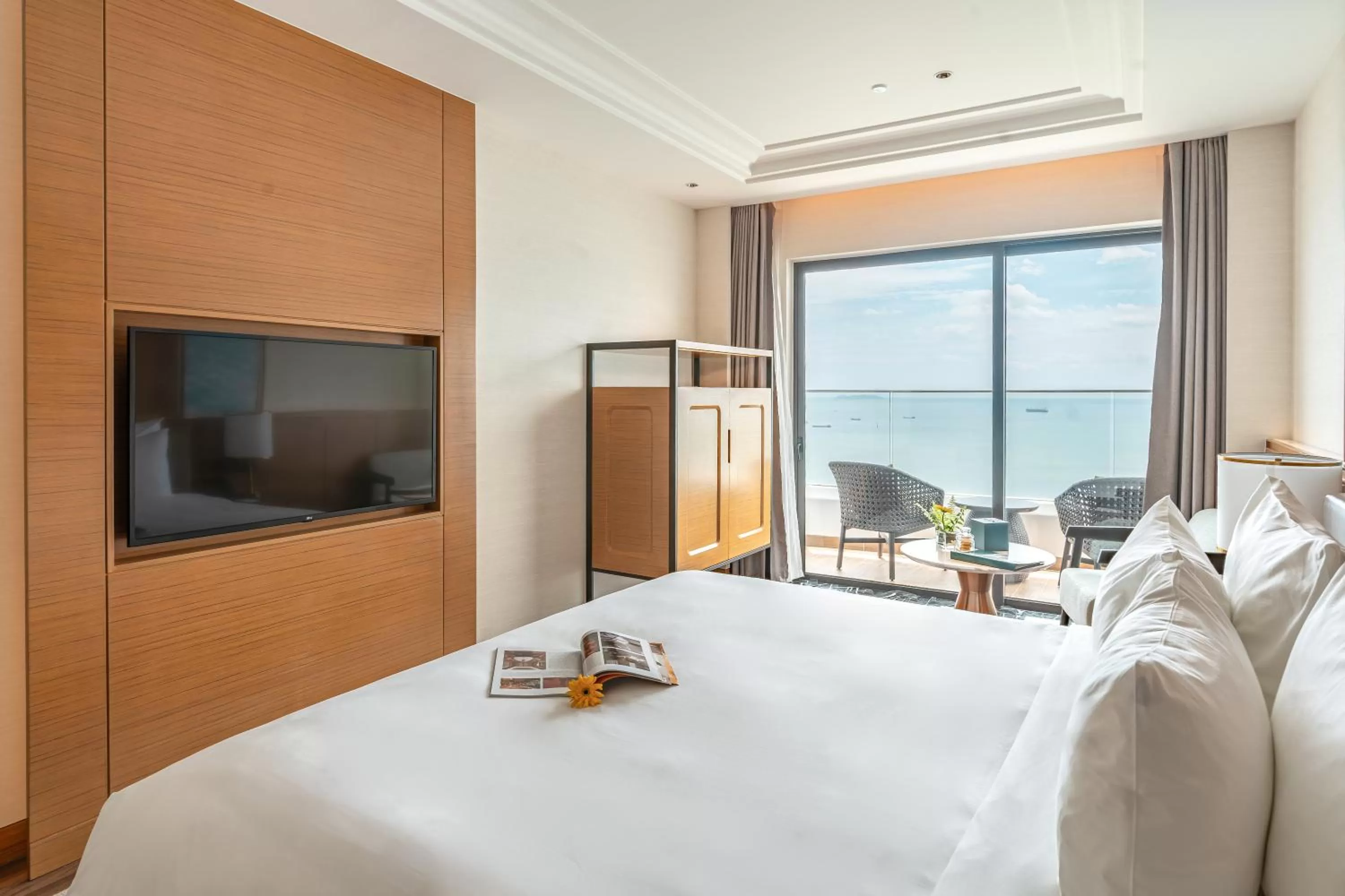 Bedroom, Bed in Grand Hyams Hotel - Quy Nhon Beach