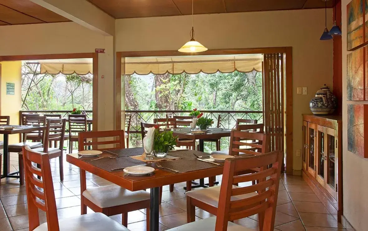 Seating area, Restaurant/Places to Eat in Argovia Finca Resort