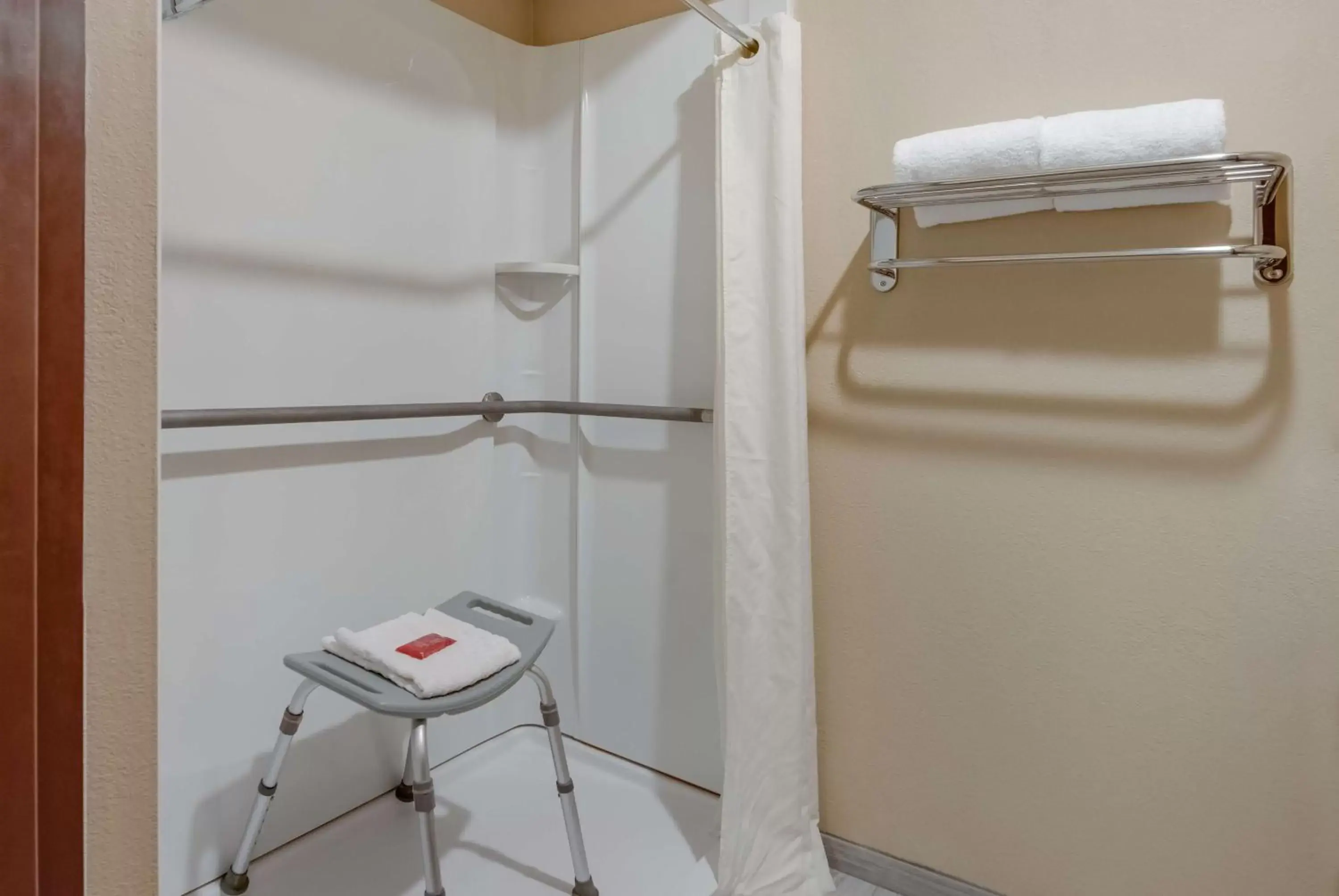 Bathroom in SureStay Plus Hotel by Best Western Reno Airport