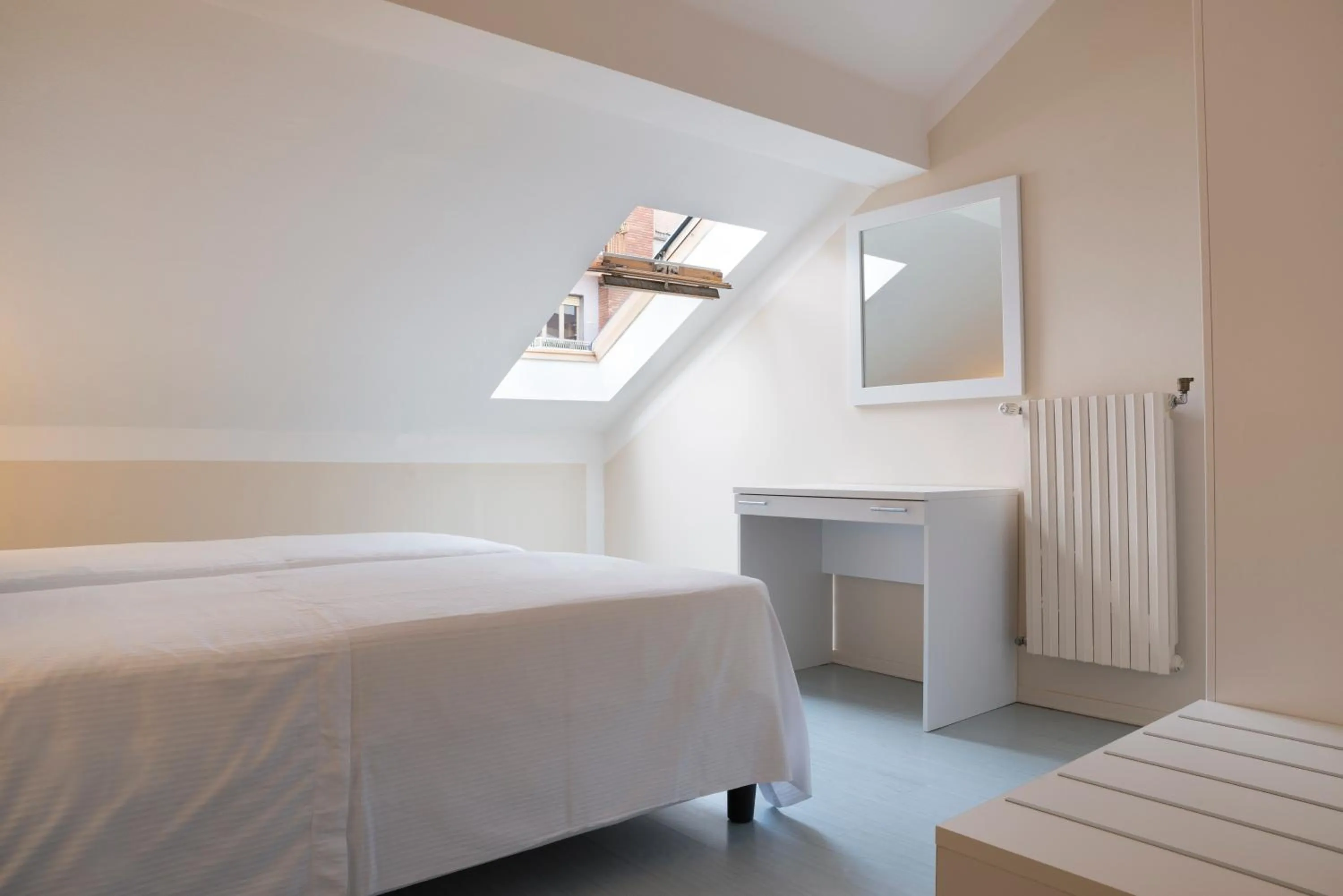 Day, Bed in Hotel Tourist