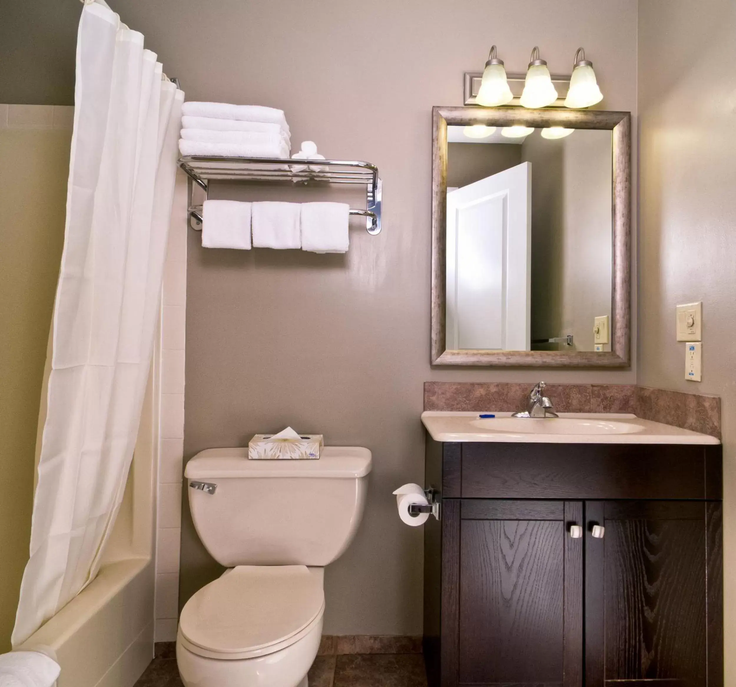 Bathroom in Siesta Suites