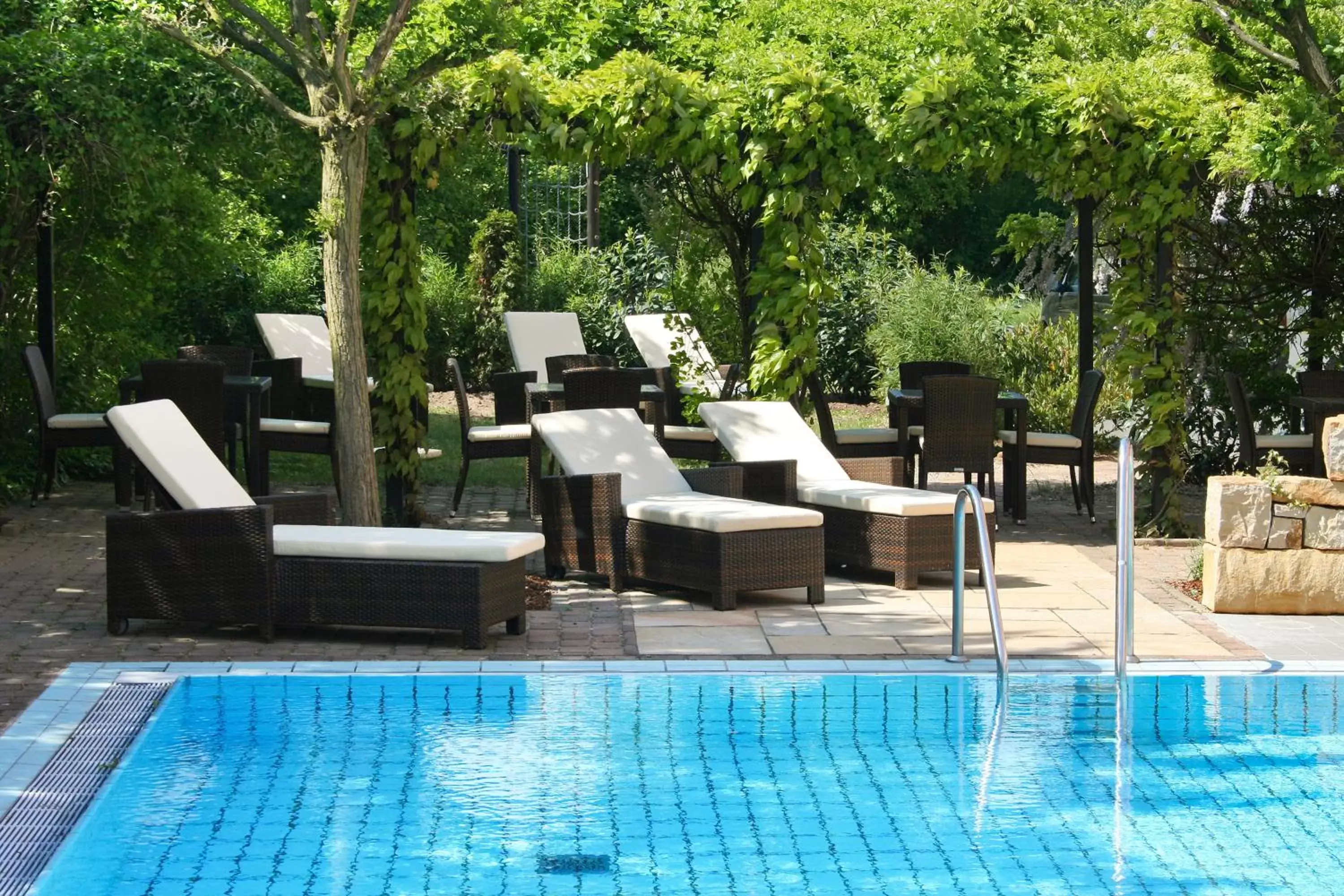 Swimming Pool in ibis Hotel Hannover Medical Park